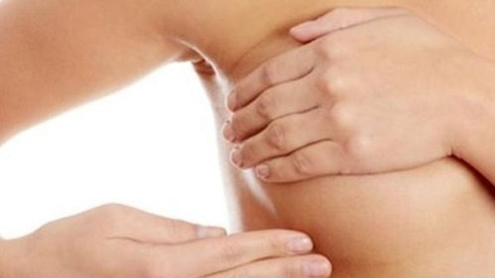 Los 5 pasos para hacerte un autoexamen mamario