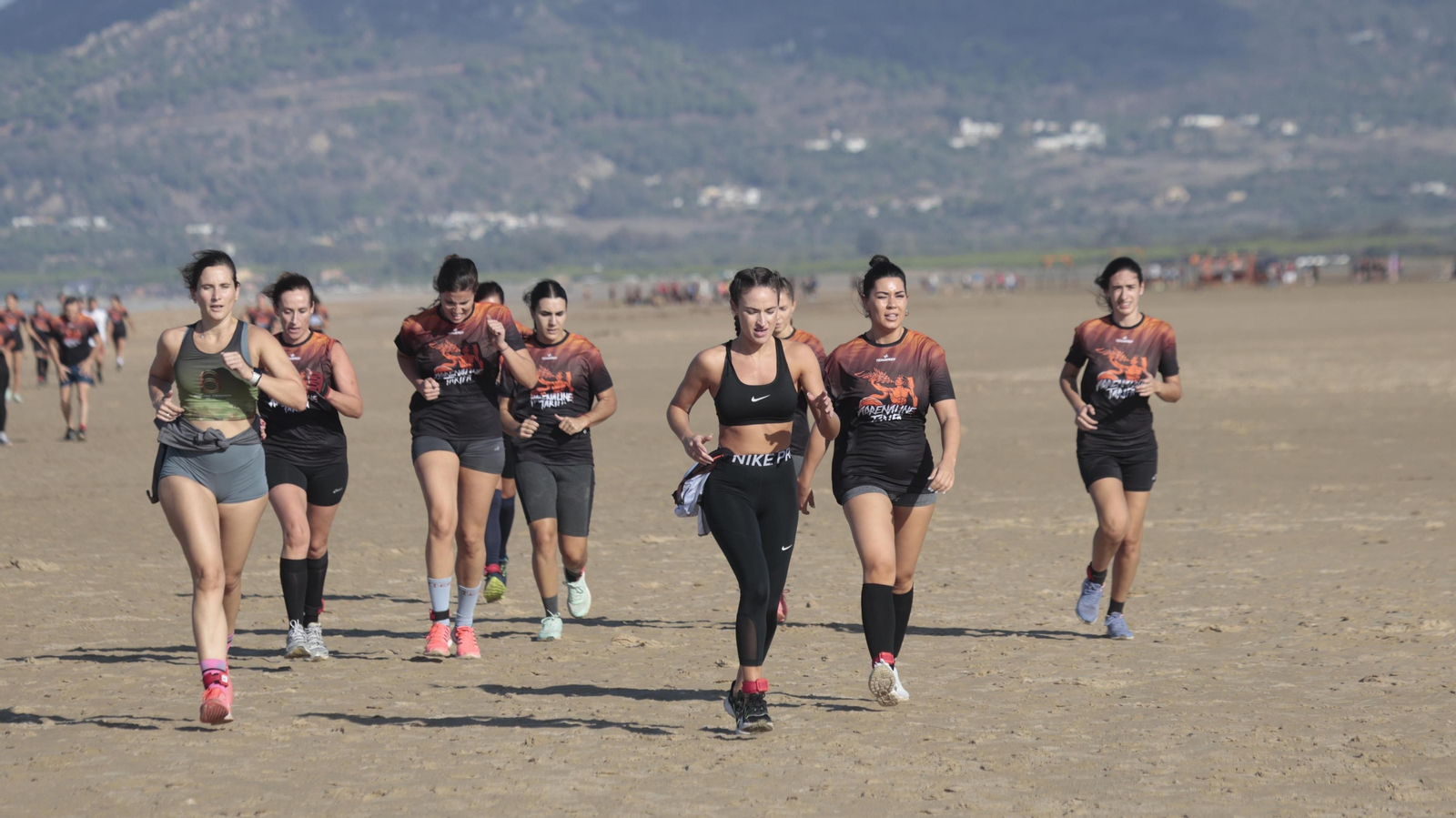 Carrera de obstáculos Adrenaline Race, en la playa de los Lances, en imágenes