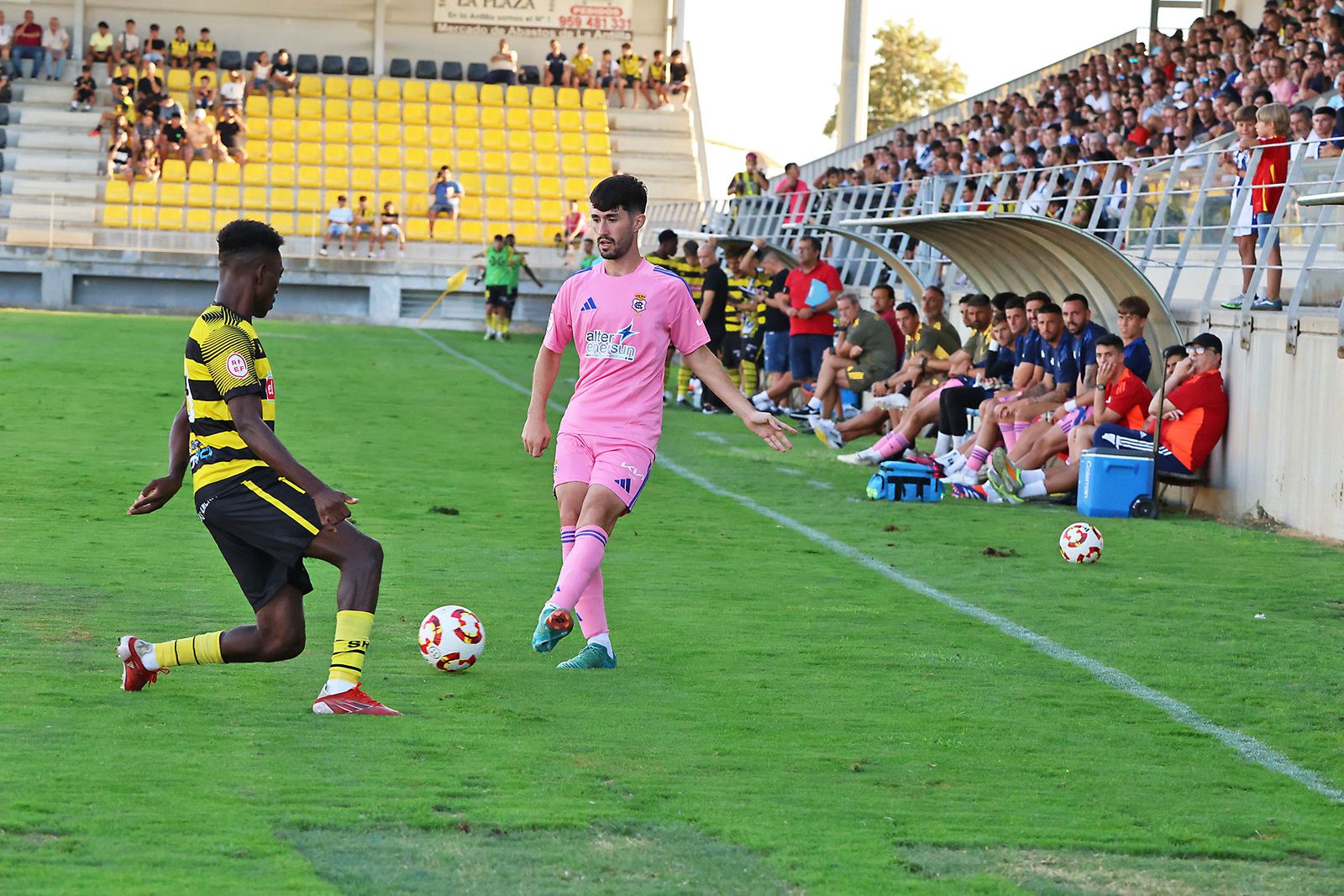 Imágenes del Trofeo de la Bella entre el San Roque de Lepe y el Recreativo de Huelva