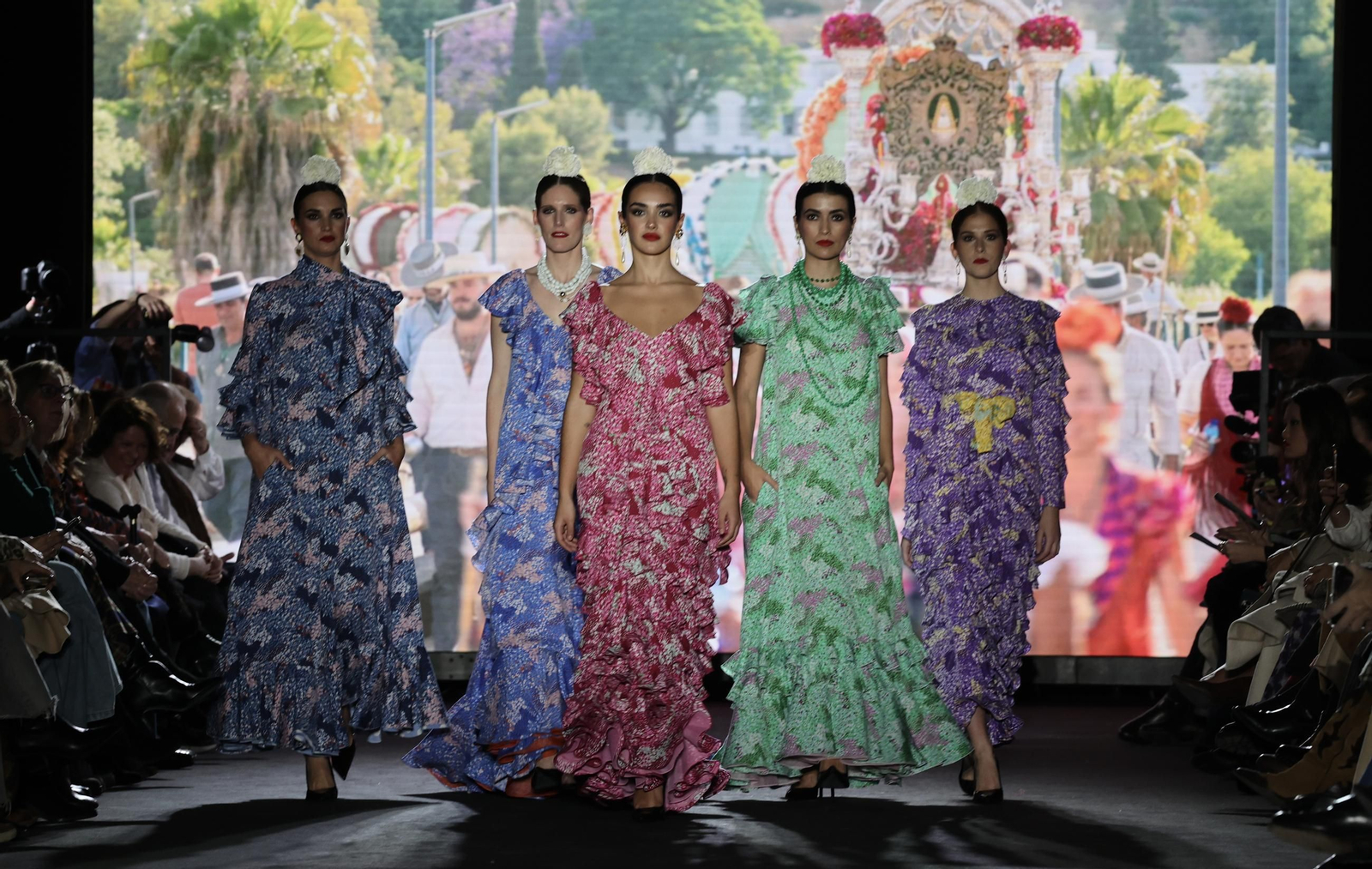 Desfile de la Hermandad del Rocío de Sevilla en We Love Flamenco 2025, todas las fotos