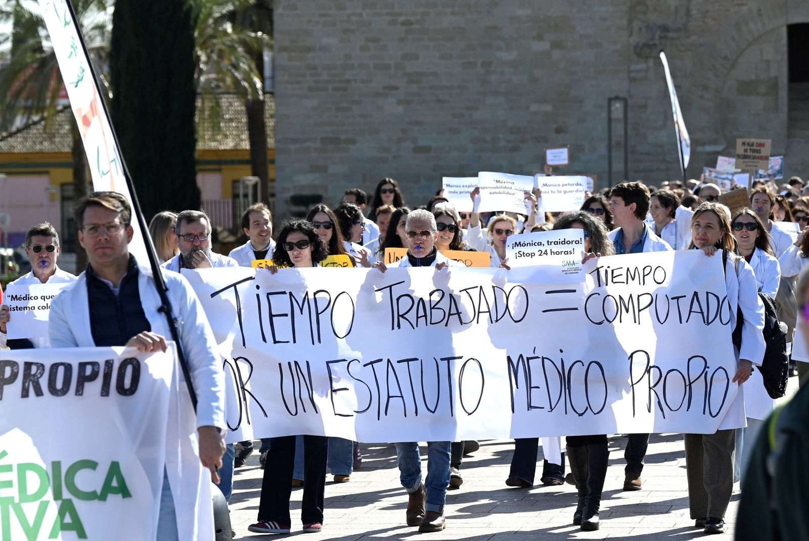 La Marcha de Batas Blancas de los Médicos de Córdoba