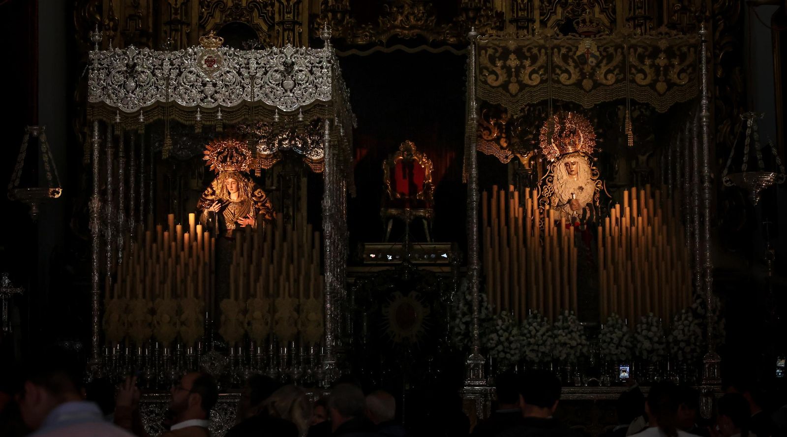 Imágenes de la visita a los templos tras el aplazamiento de la Magna Mariana de Jerez