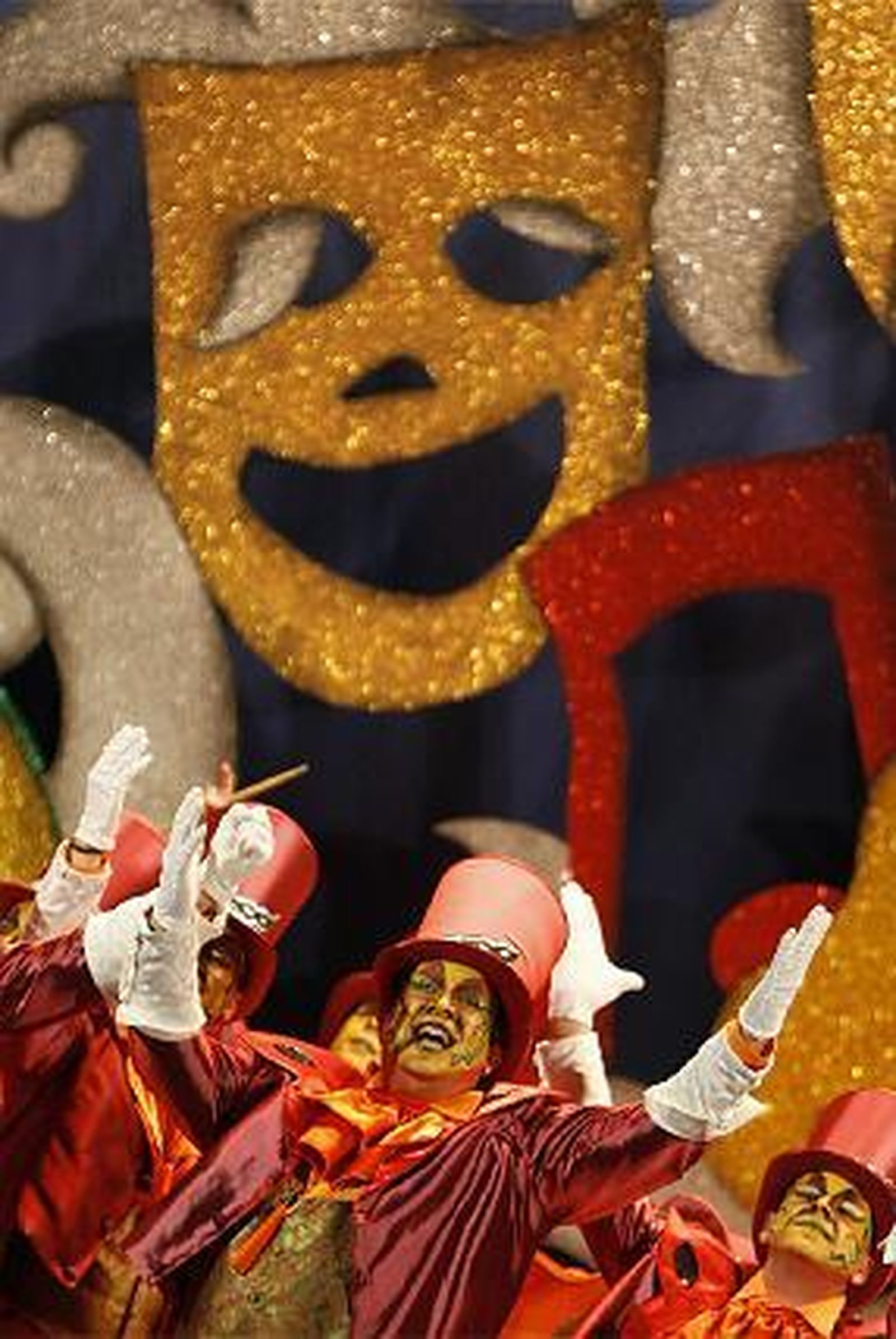 Ramoni se estrenó en el Falla con Los comparsistas se la dan de artistas.  Foto: Jose Braza