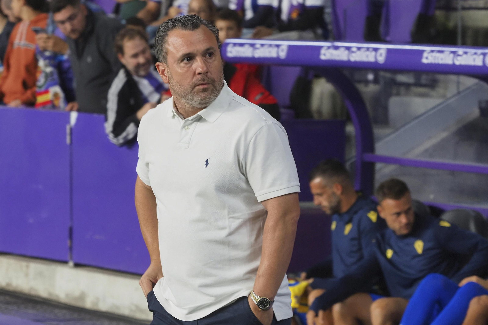 Sergio González, junto al banquillo visitante del José Zorrilla este viernes.