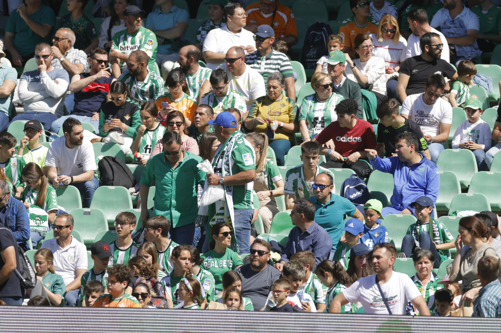 Búscate en las fotos del Betis-Mallorca