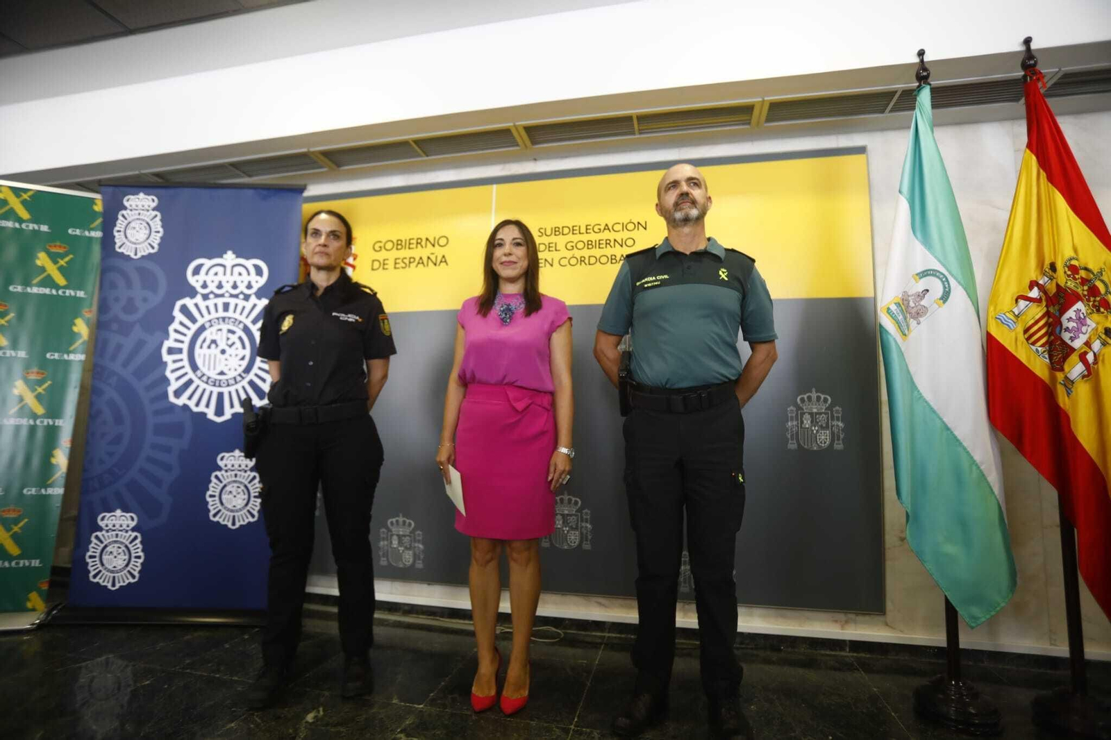 La Policía Nacional y la Guardia Civil desmantelan a una banda criminal en una operación conjunta.