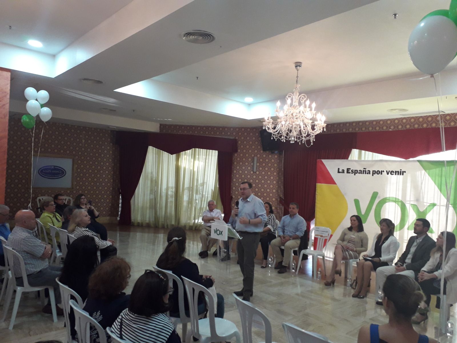 Carlos Zambrano, cabeza de lista de Vox en San Fernando, durante el acto de campaña.