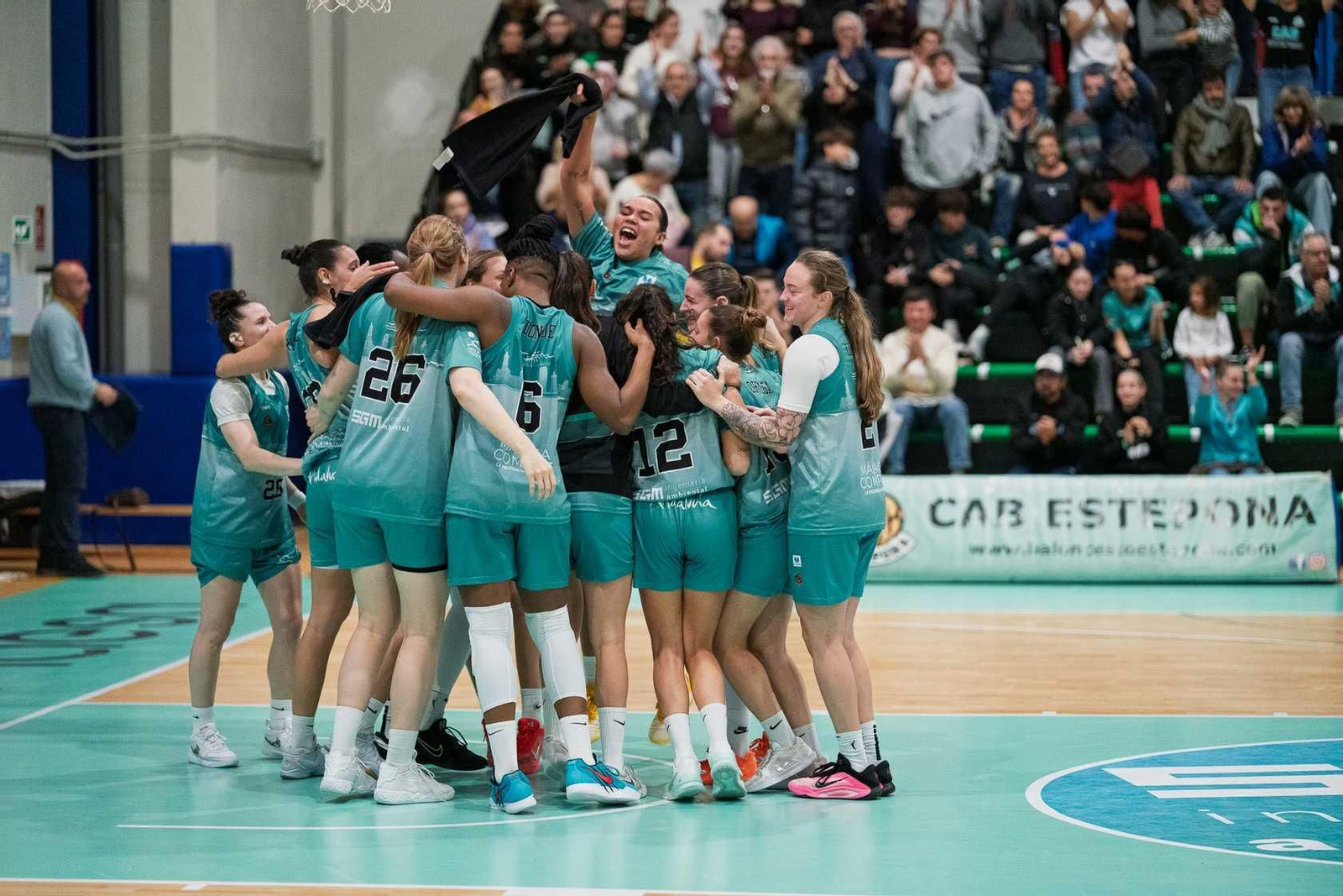 Gran remontada del CAB Estepona ante el Joventut (66-62)