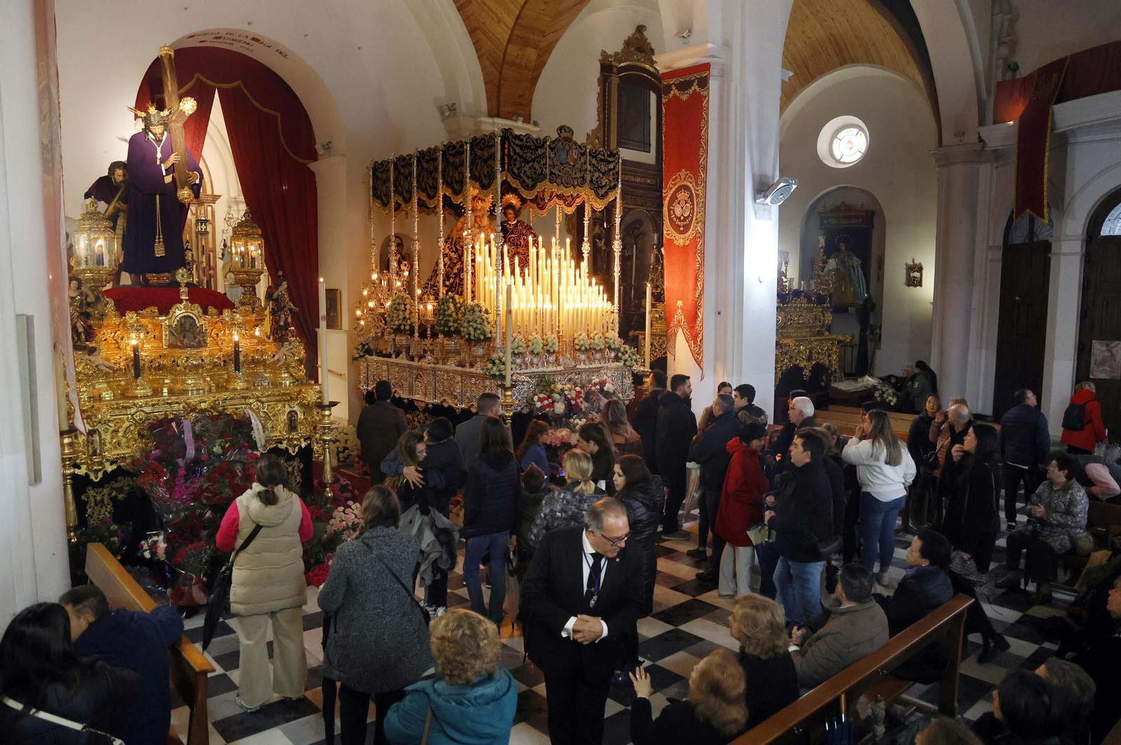 Las mejores imágenes de La Madrugá de Huelva: Hermandad del Nazareno