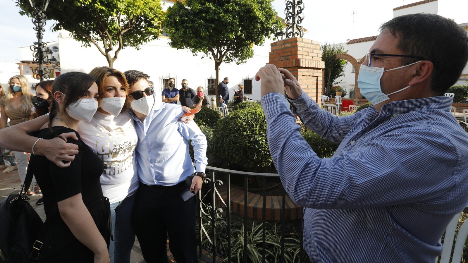 Las fotos de Susana Díaz con simpatizantes en Algeciras