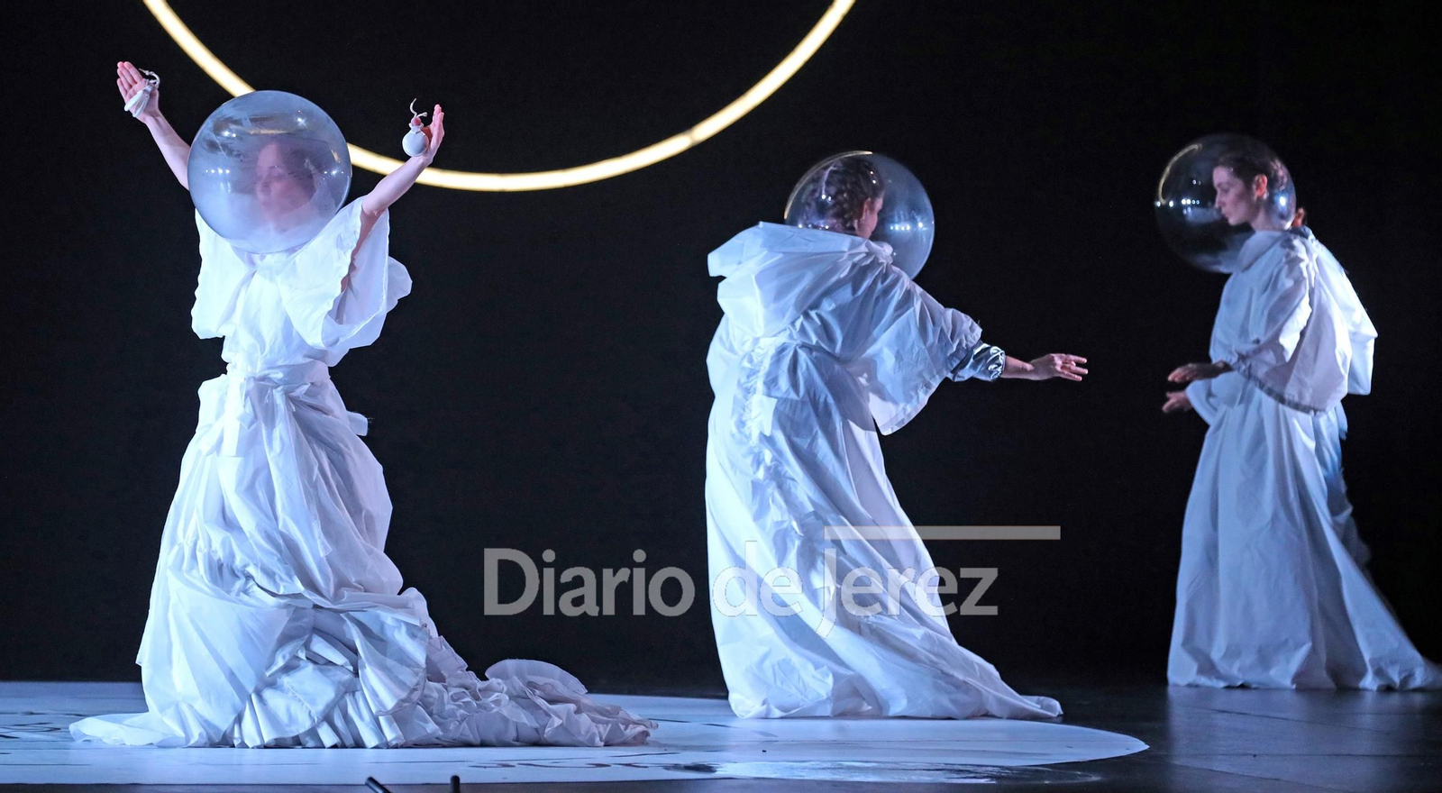 Imágenes del espectáculo 'Un cuerpo infinito' de Olga Pericet