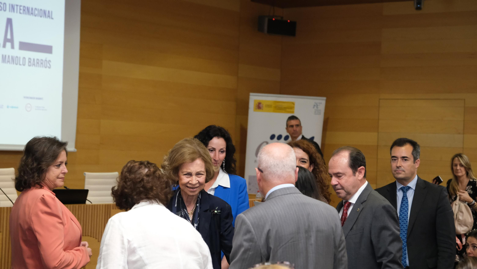 La Reina Sofía inaugura el I Congreso Internacional sobre ELA, en imágenes