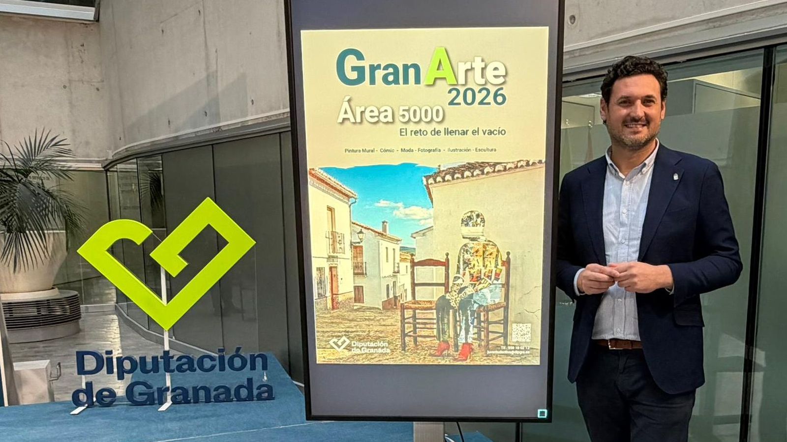 Imagen del diputado Roberto González en la presentación de los Premios GranArte 2026