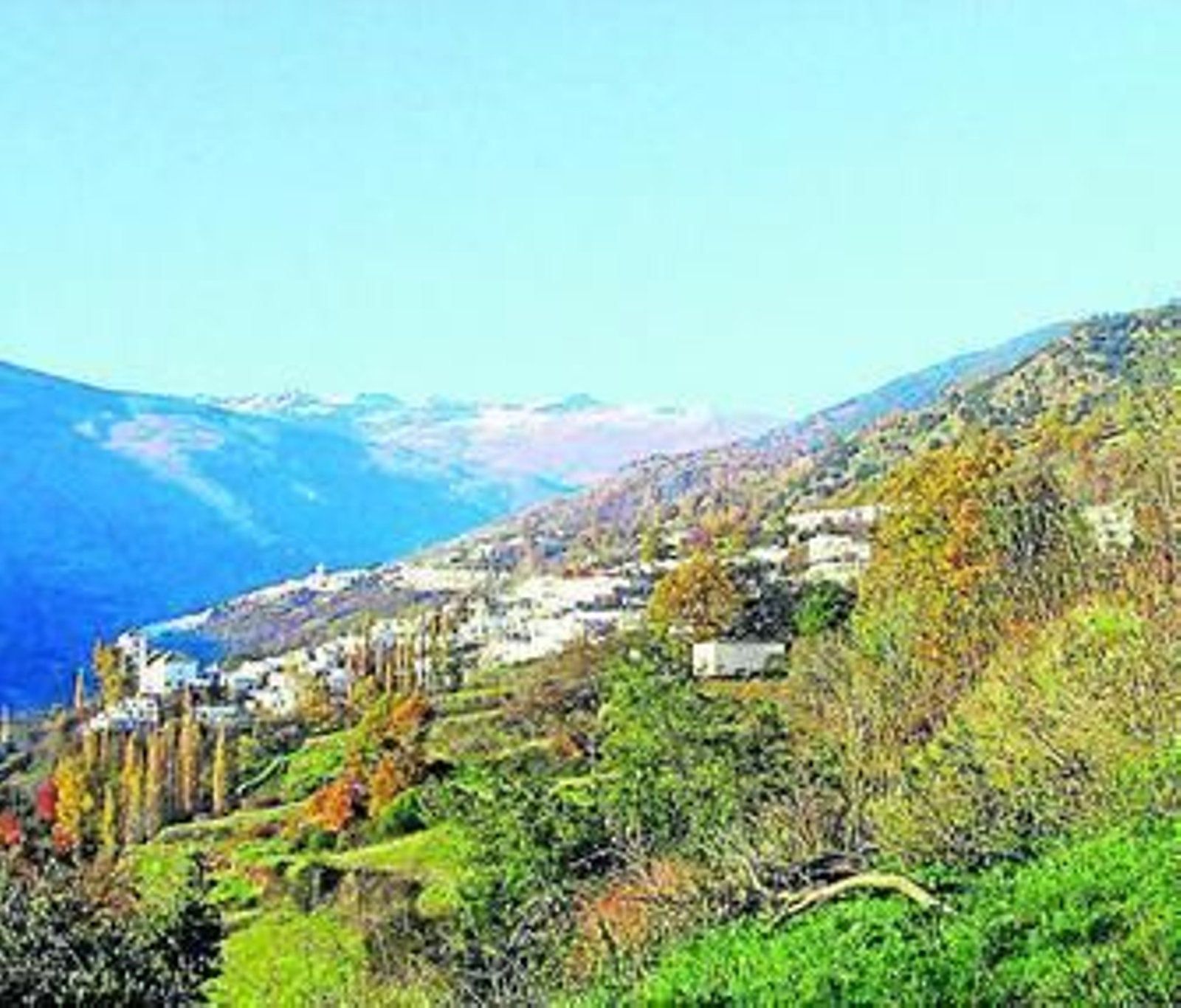 Al pie del Mulhacén se encuentran las instalaciones del refugio Poqueira.