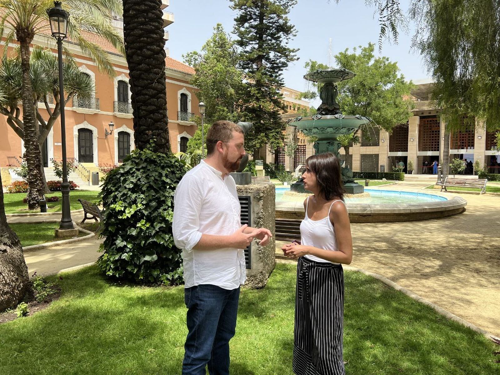 Alejandro García y  Martina Velarde.