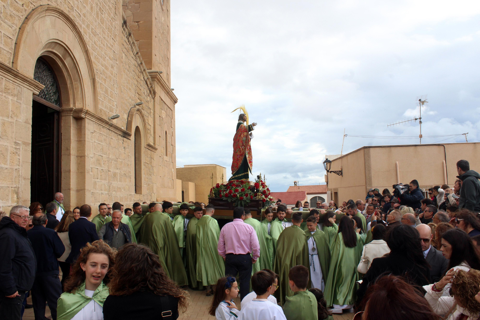 Las imágenes del Domingo de Resurrección en Turre: carreras de San Juan