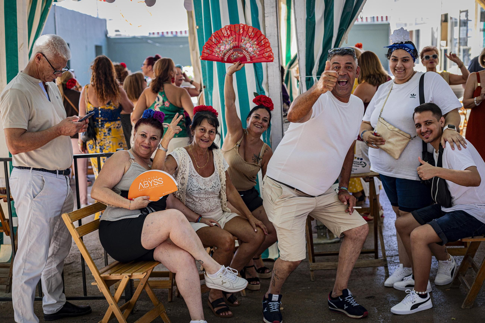 Búscate en las imágenes del Día de la Mujer de la Feria del Carmen y de la Sal de San Fernando