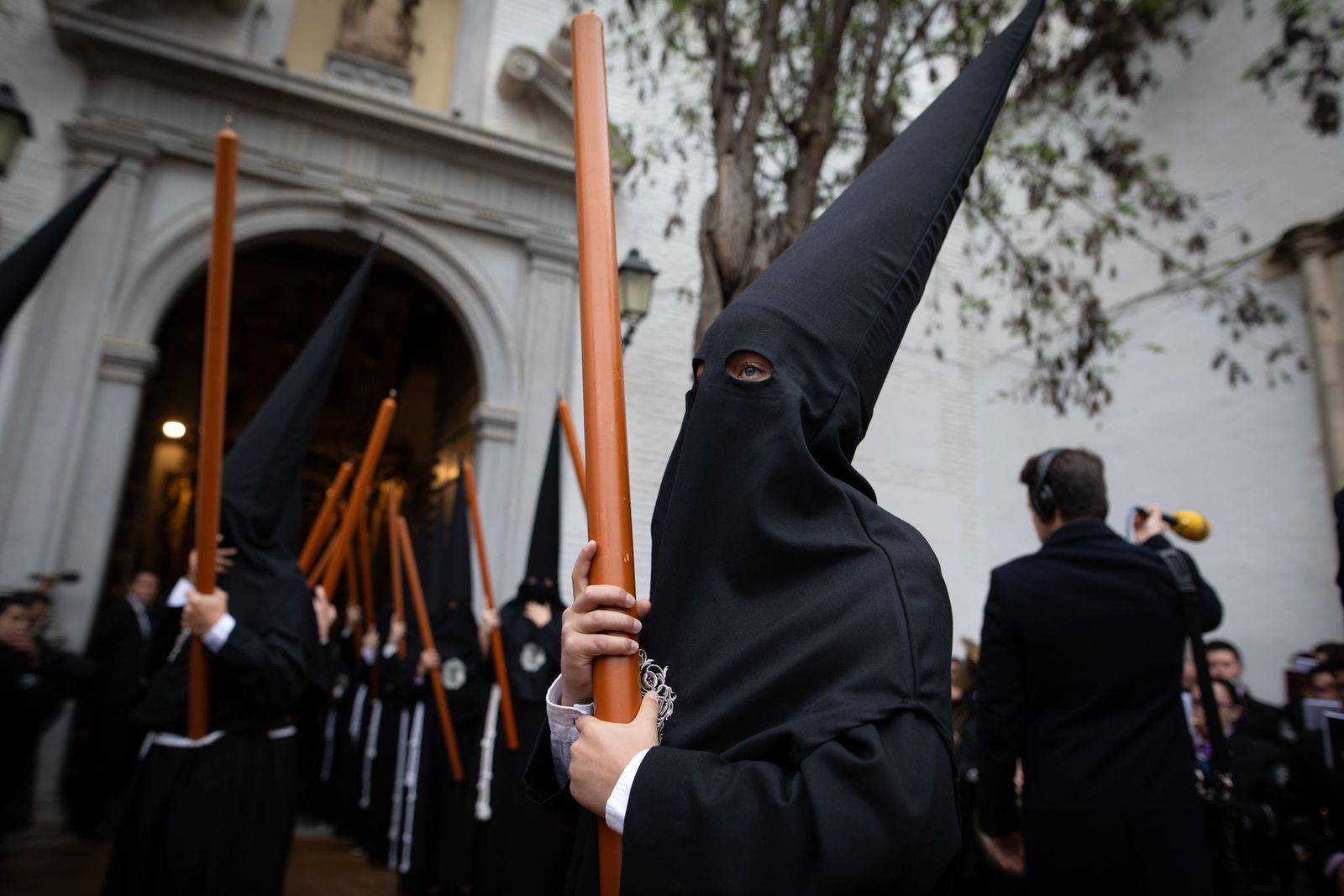 La Concha realiza su estación de penitencia en Granada