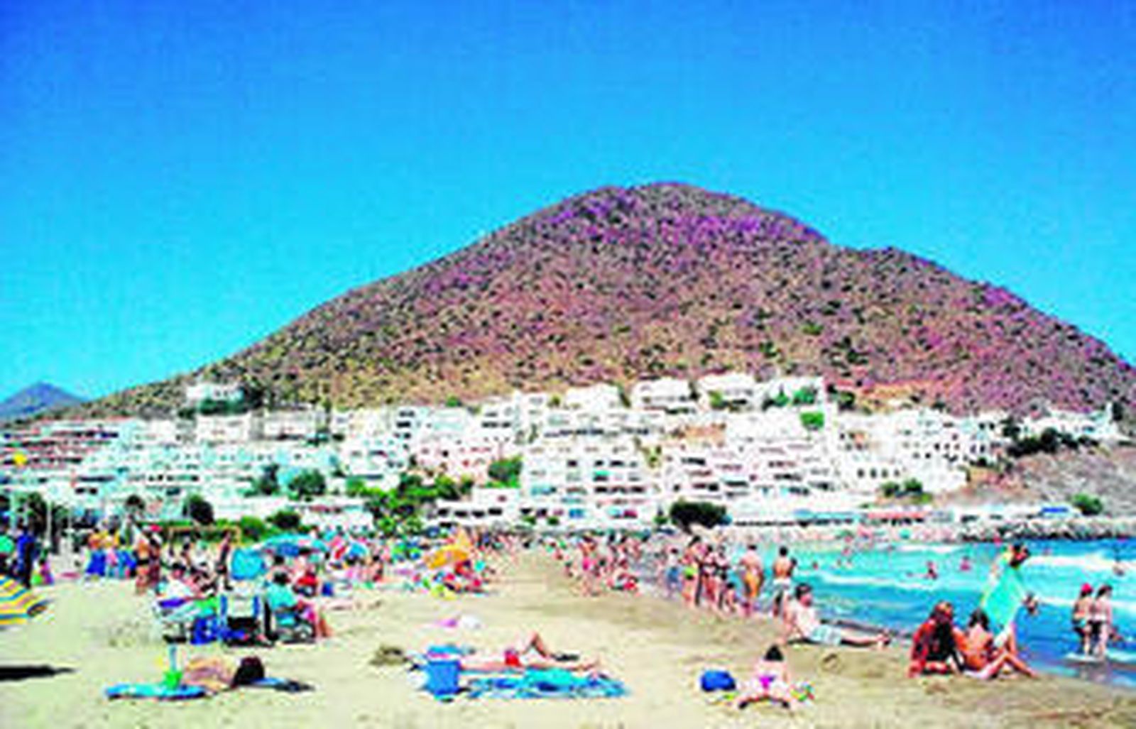 Además del fondeo, los promotores solicitan también el embarque y desembarque de pasajeros en la playa de San José.