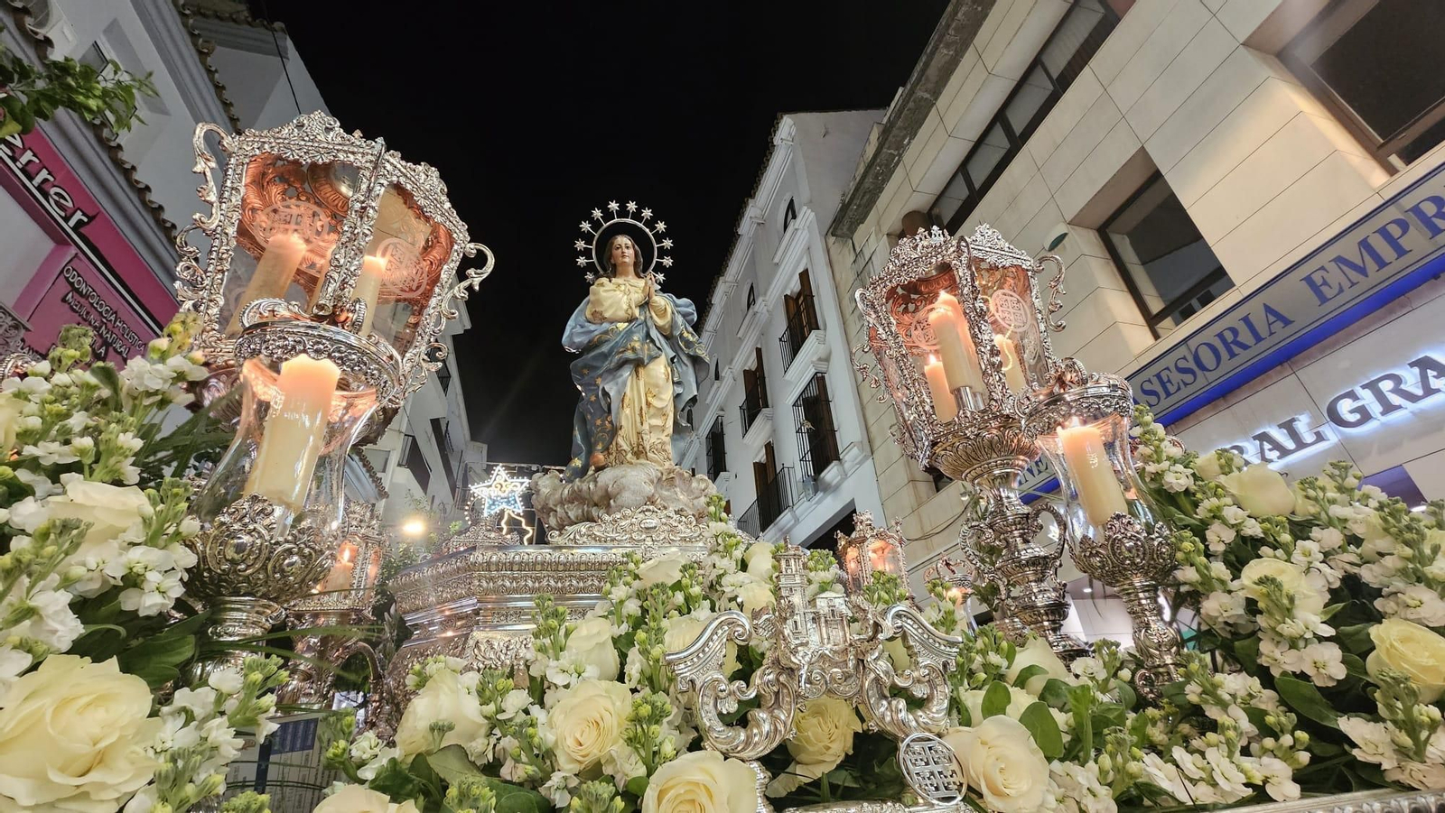 La salida de la procesión de la Inmaculada en Algeciras