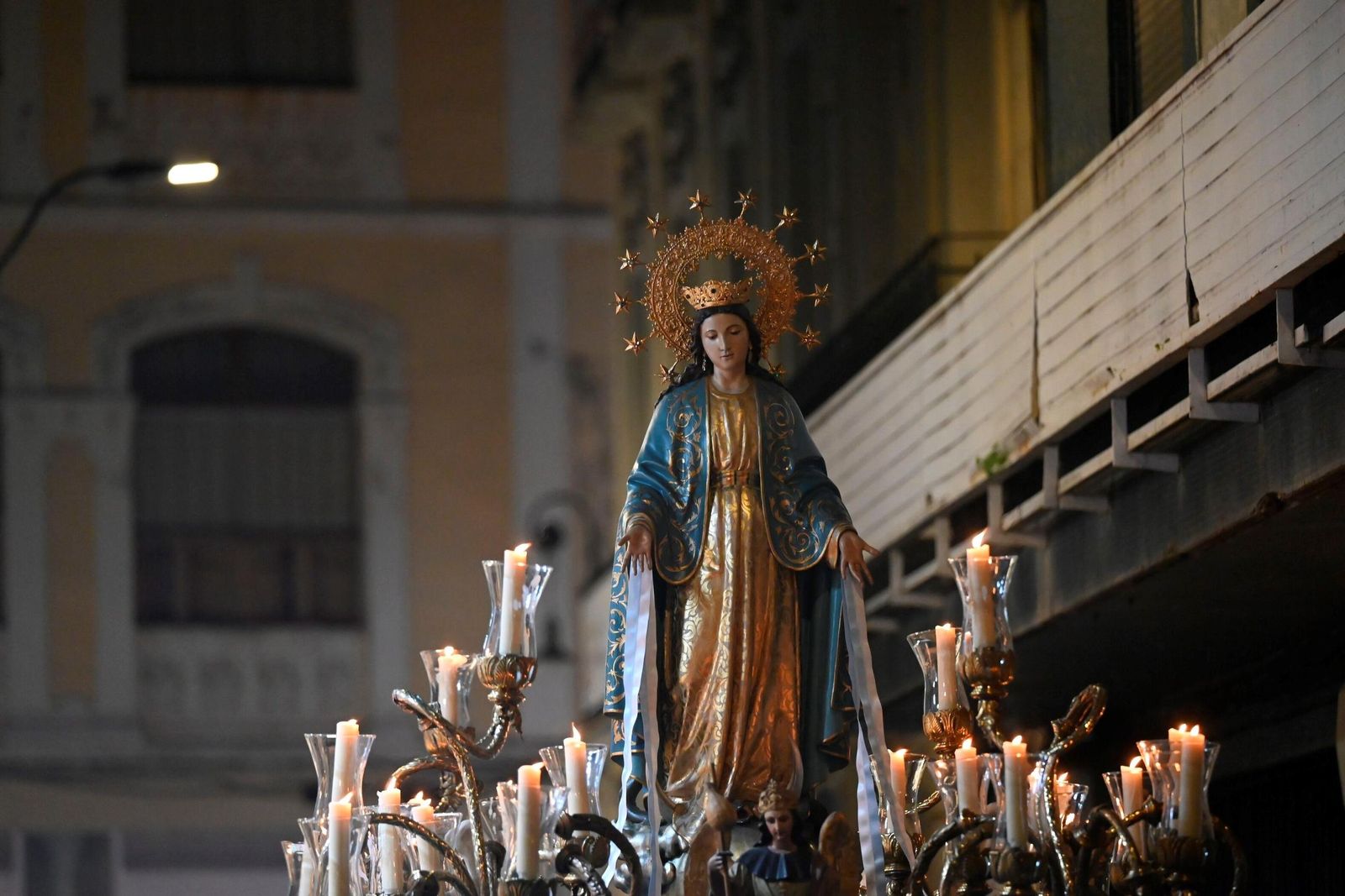 La procesión de la Virgen de la Medalla Milagrosa de Córdoba, en imágenes