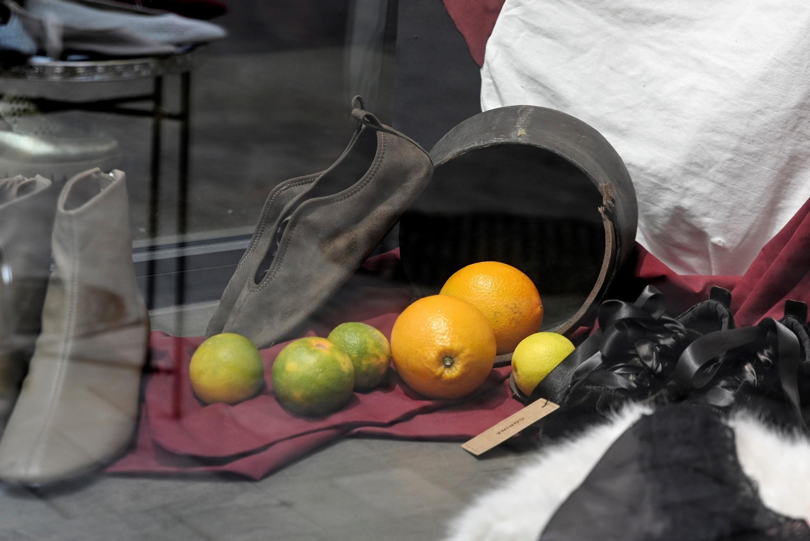 Las mejores imágenes del concurso de escaparates dedicado a Julio Romero de Torres