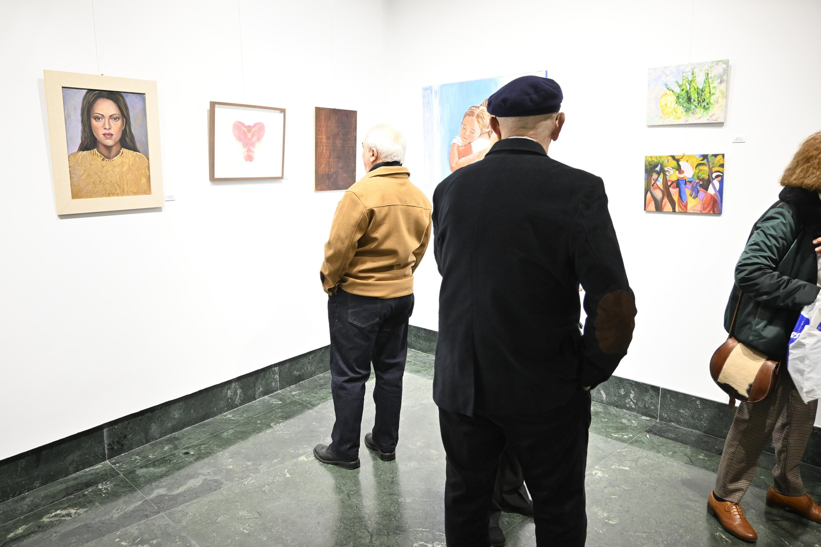 Inauguración de la muestra solidaria titulada 'ArtistasxPrincesa. Una obra por cada princesa RETT'