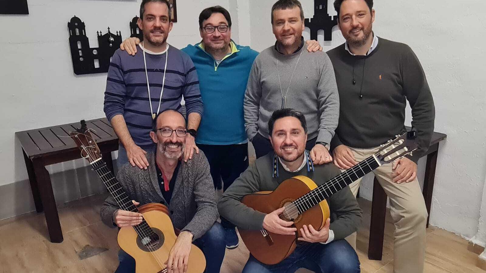 Componentes de 'Los mixtolobo', la chirigota de la bandera