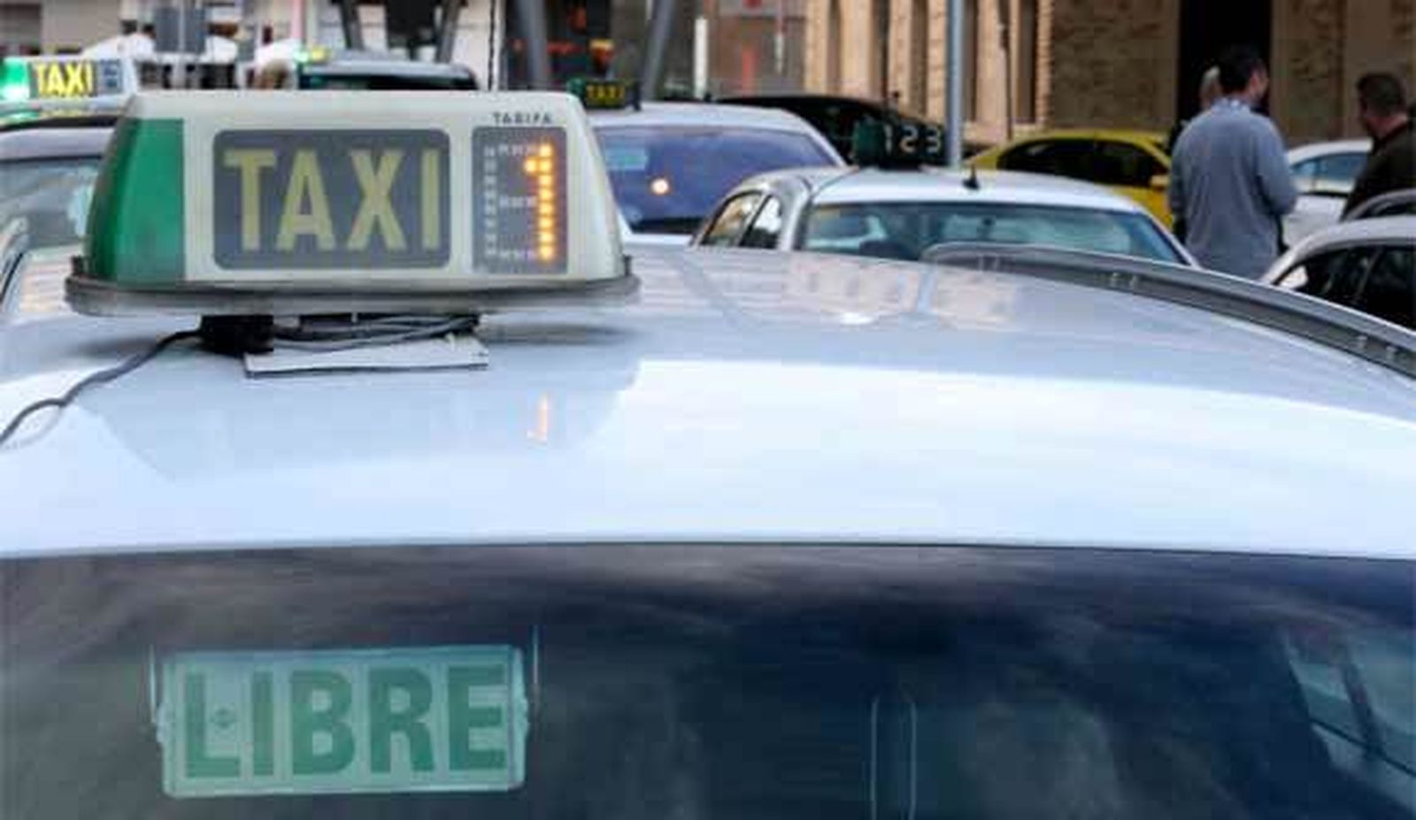 La CE rechaza prohibir los servicios de taxi alternativo pese a las críticas