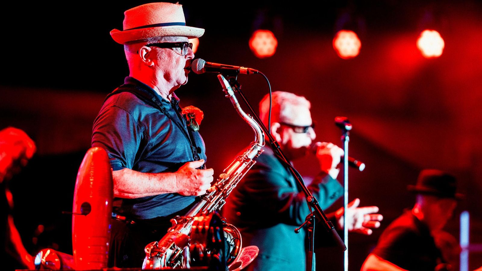 Lee Thompson, saxofonista solista de Madness Lee Thompson, saxofonista solista de Madness