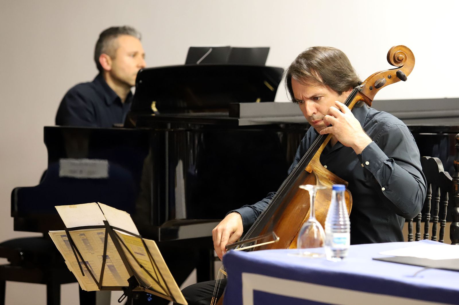 Imágenes de la presentación de la Guía de Semana Santa de Huelva Información