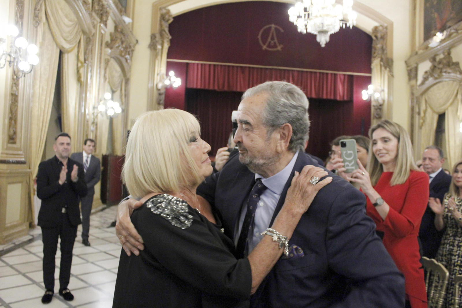 Fotografías del homenaje a María Luisa Cobos por la AECC