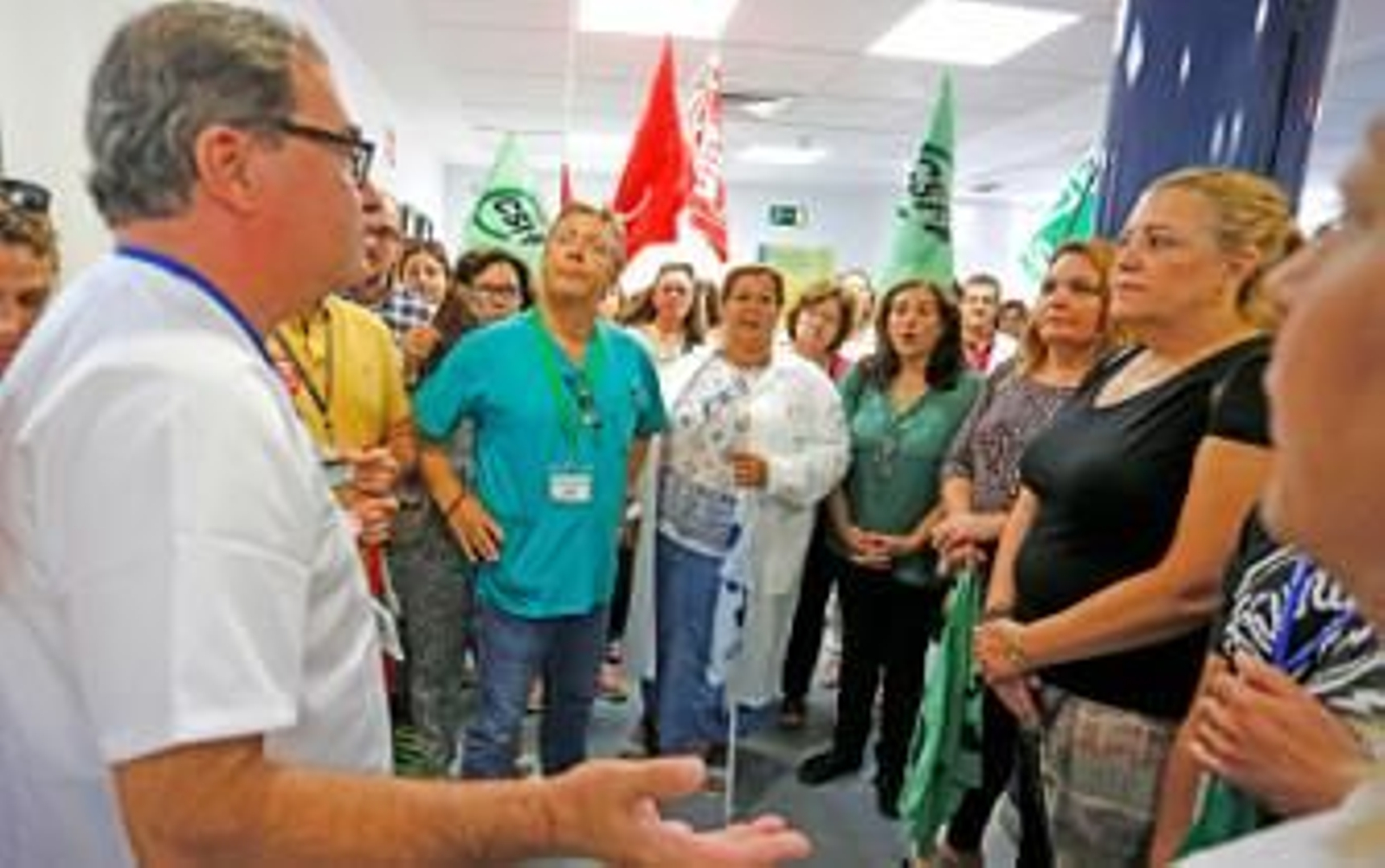 Las protestas por falta de personal en el hospital se extienden a centros de salud