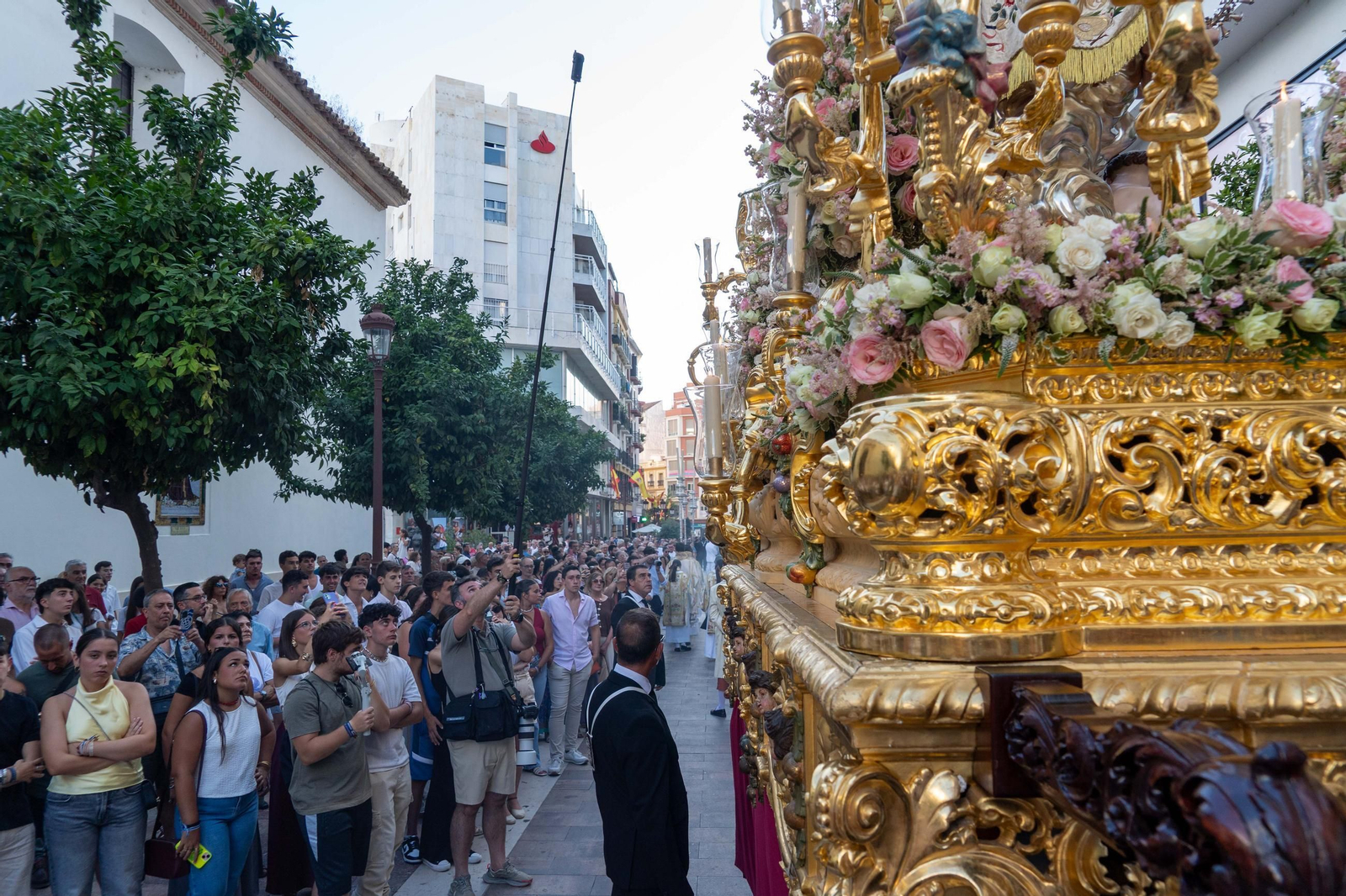 Imágenes de la procesión La Virgen del Carmen por las calles de Huelva