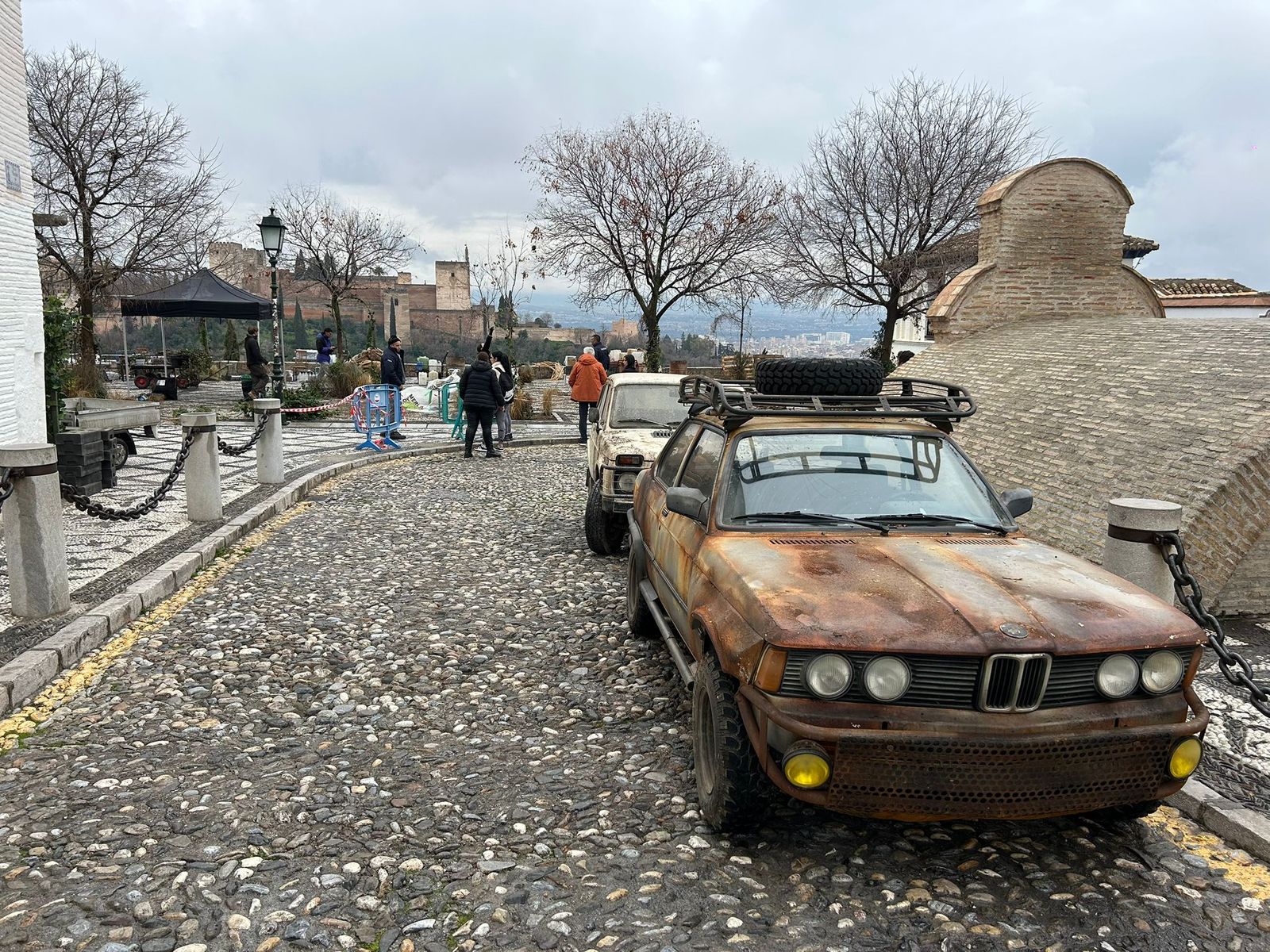 Así se está preparando el Albaicín para el rodaje de 'The Walking Dead': las imágenes