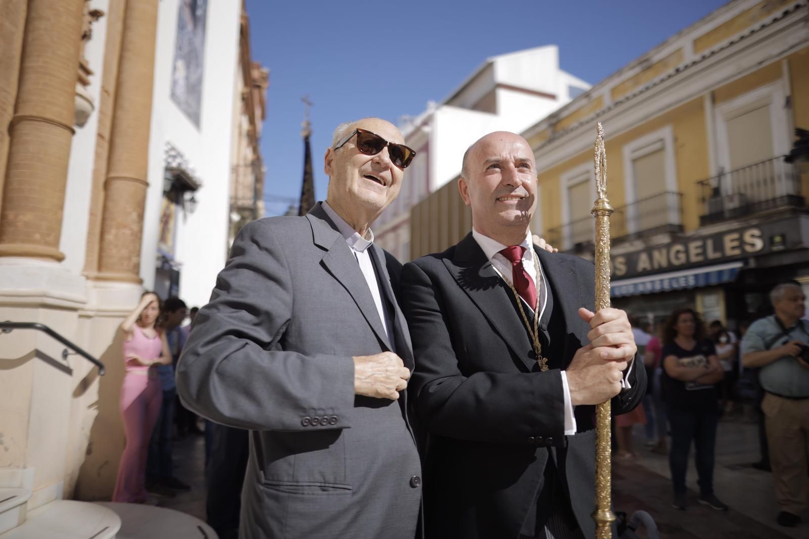 Imágenes de La Borriquita por el centro de Huelva en su salida extraordinaria