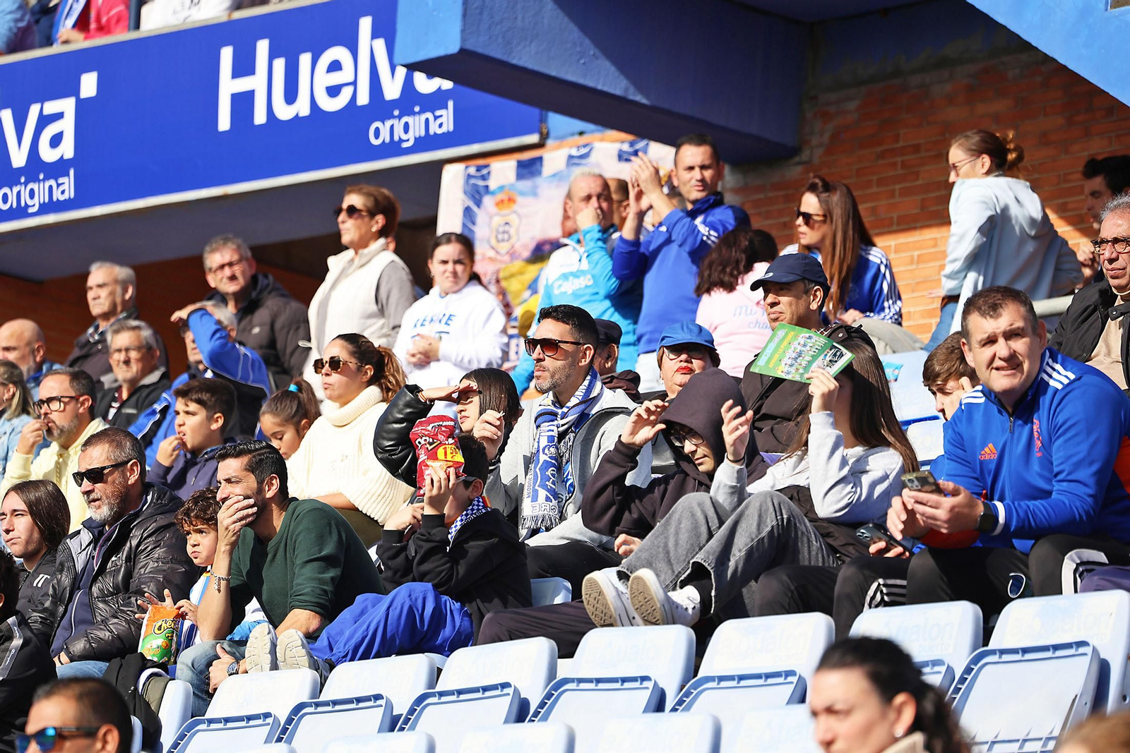 Búscate en las gradas en el Nuevo Colombino en el Recreativo de Huelva - Atlético Antoniano