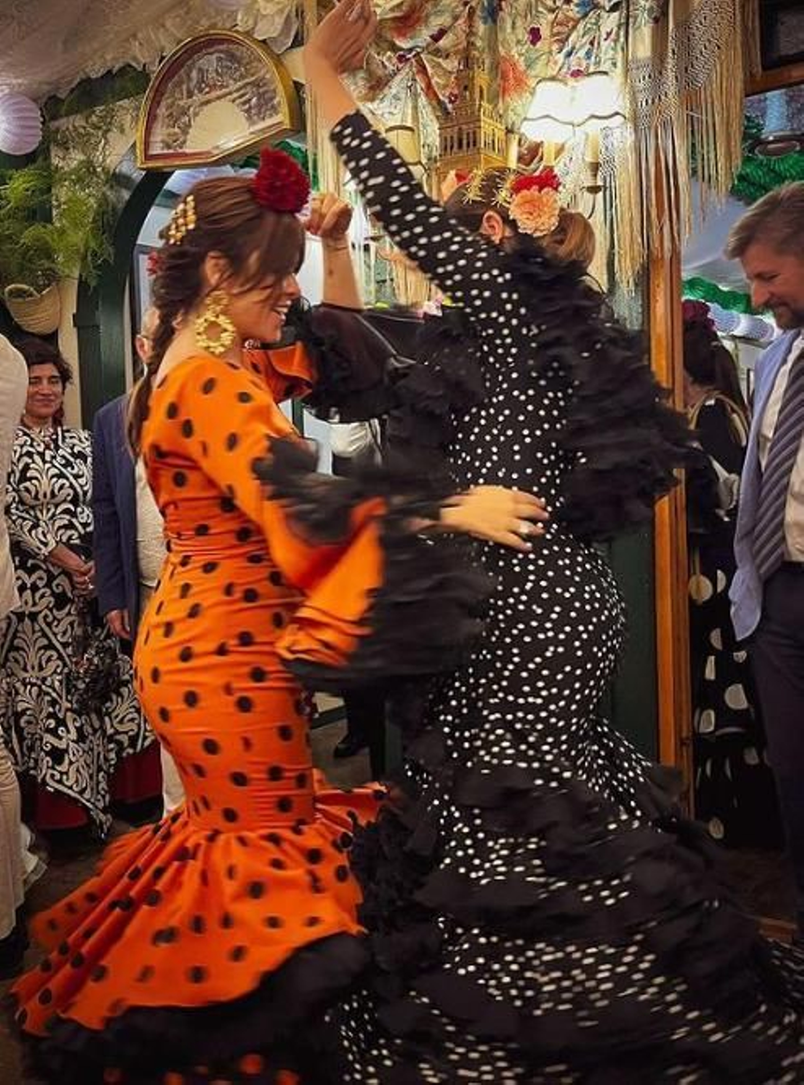Vanesa Martín y Pastora Soler en la Feria de Abril.