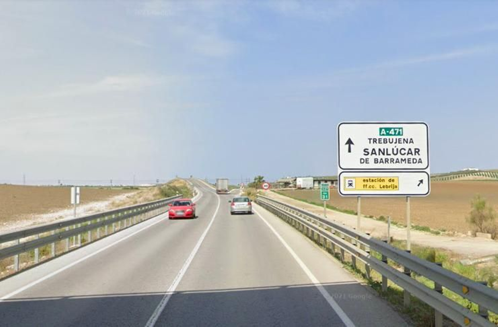 La carretera A-471 a la altura de Lebrija.