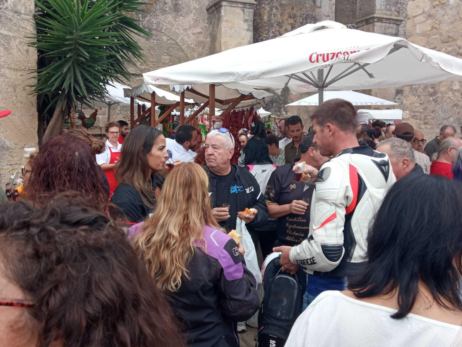 Imágenes del día del lomo en manteca, que llena Vejer