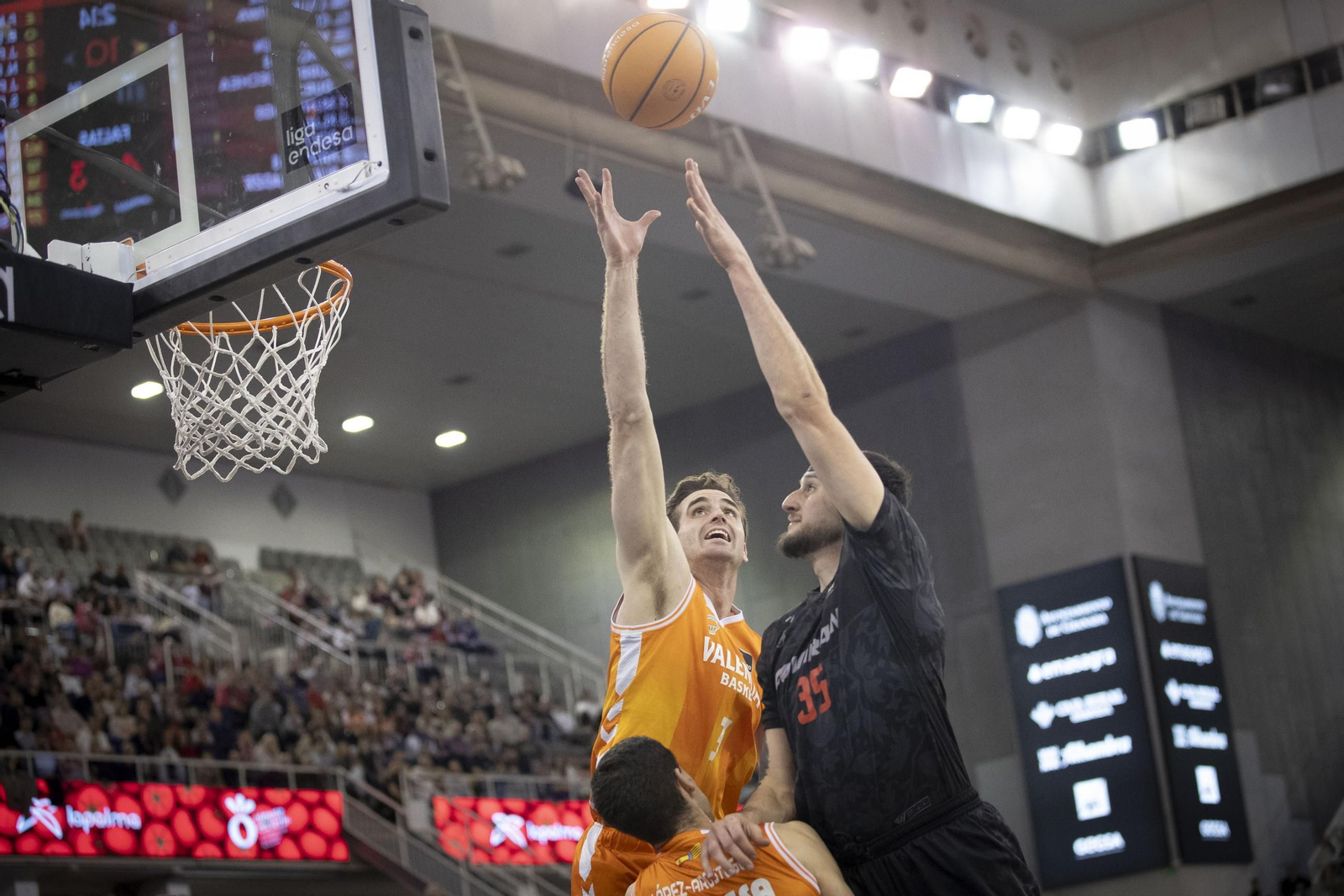 Las mejores imágenes de la victoria del Covirán Granada ante el Valencia Basket
