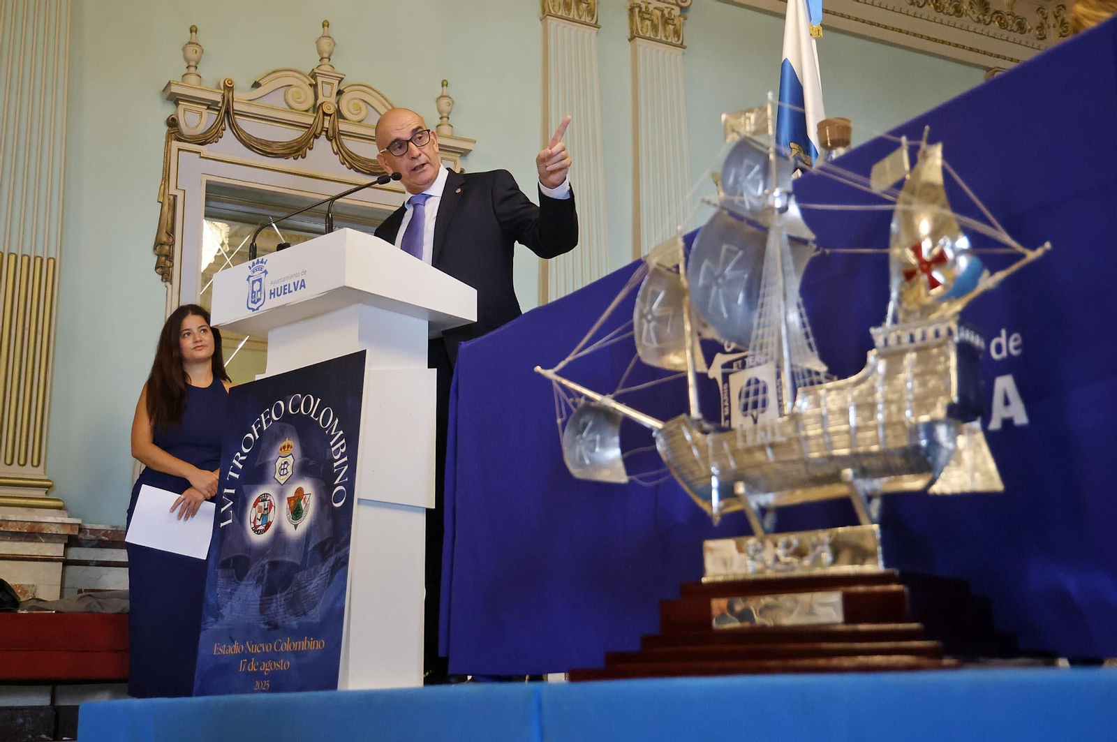 Nardy Lafuente pregona el LVI Trofeo Colombino, en imágenes