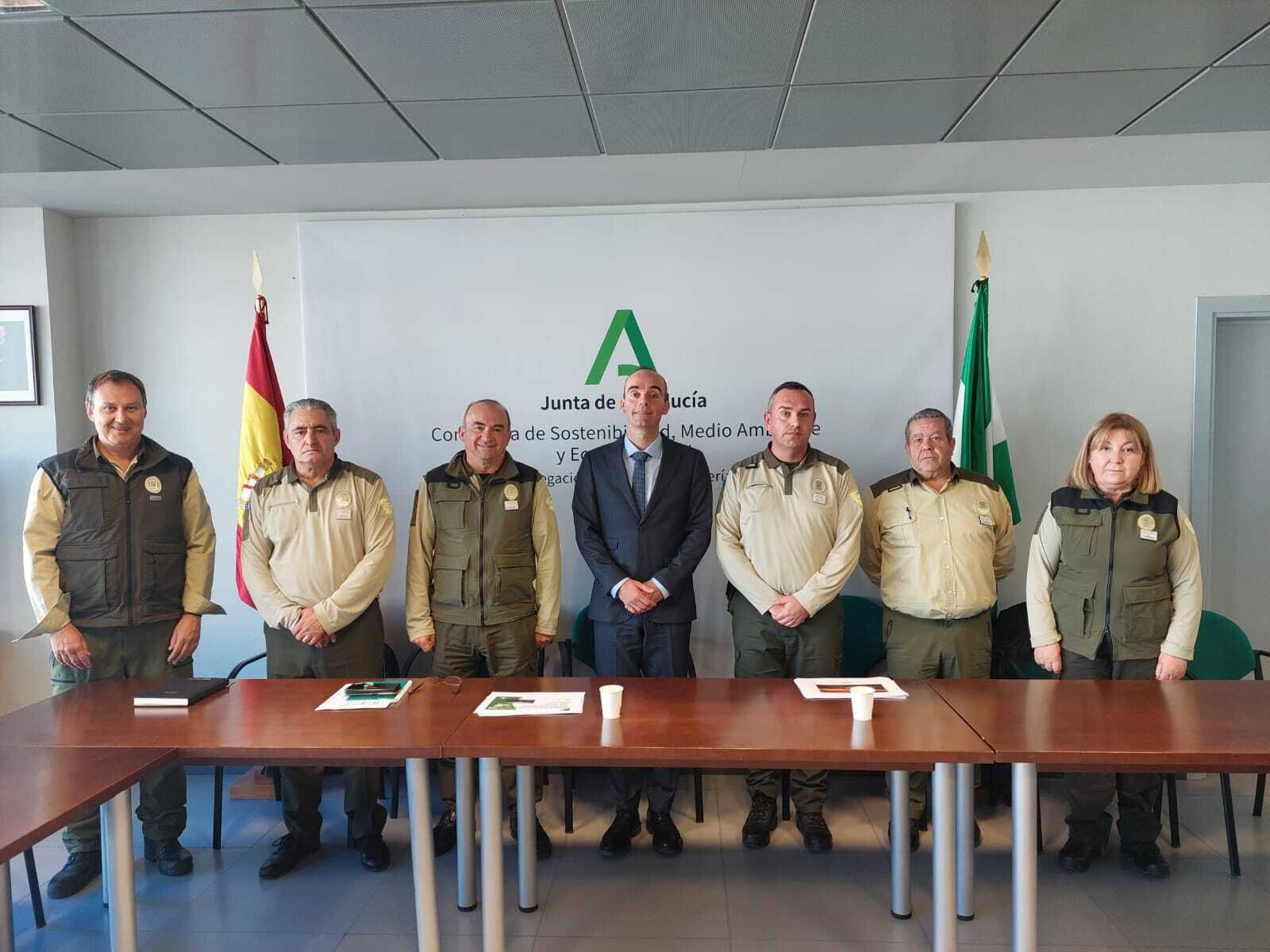 Manuel de la Torre junto a responsables de Medio Ambiente de la provincia.