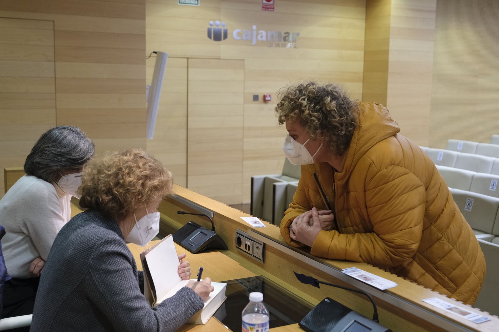 Fotogalería Diario de los Libros, con Julia Navarro. Almería