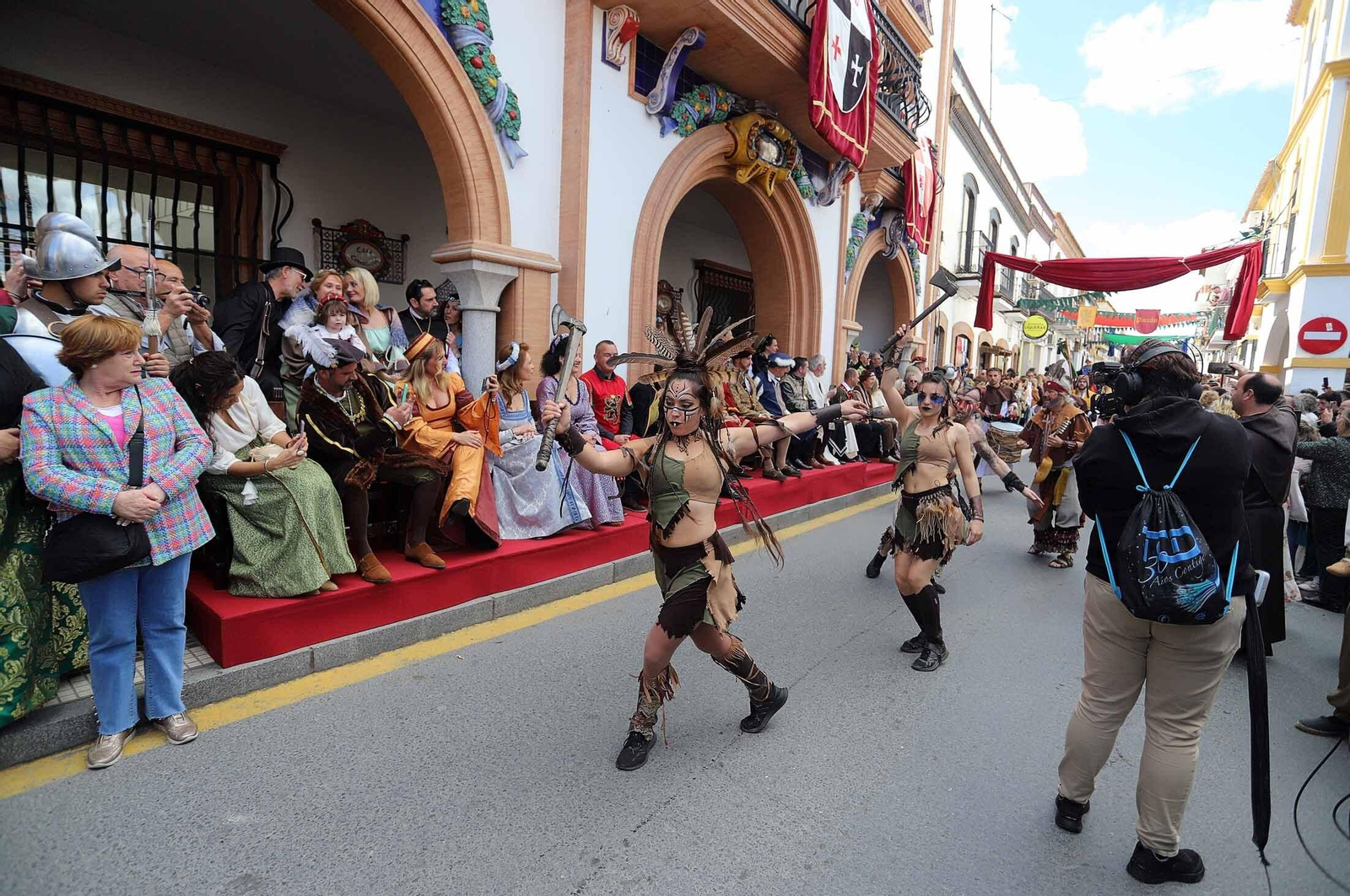 Imágenes del gran ambiente en la Feria Medieval de Palos de la Frontera, Huelva