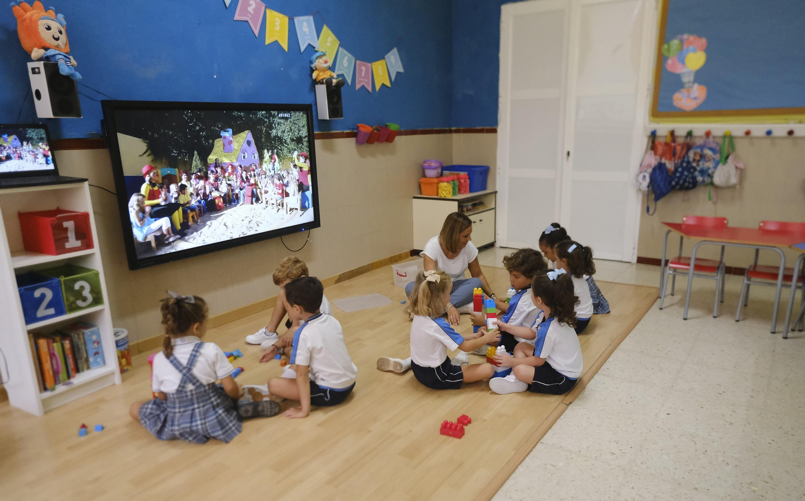 Las imágenes de la vuelta al cole en Córdoba: reencuentros, nervios y mucha ilusión