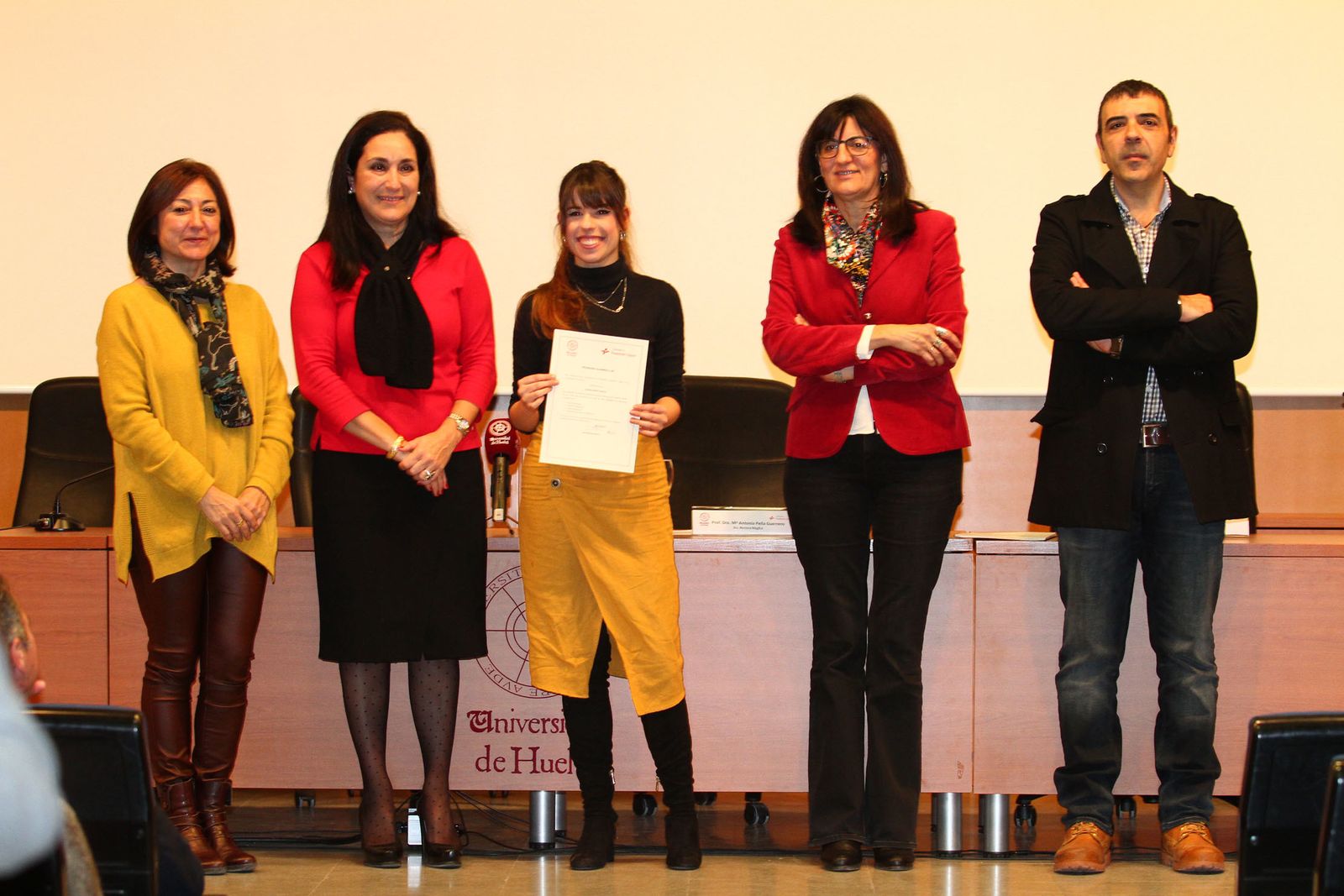 entrega los Premios 'Alumno 10c' de la cátedra Fundación Cepsa