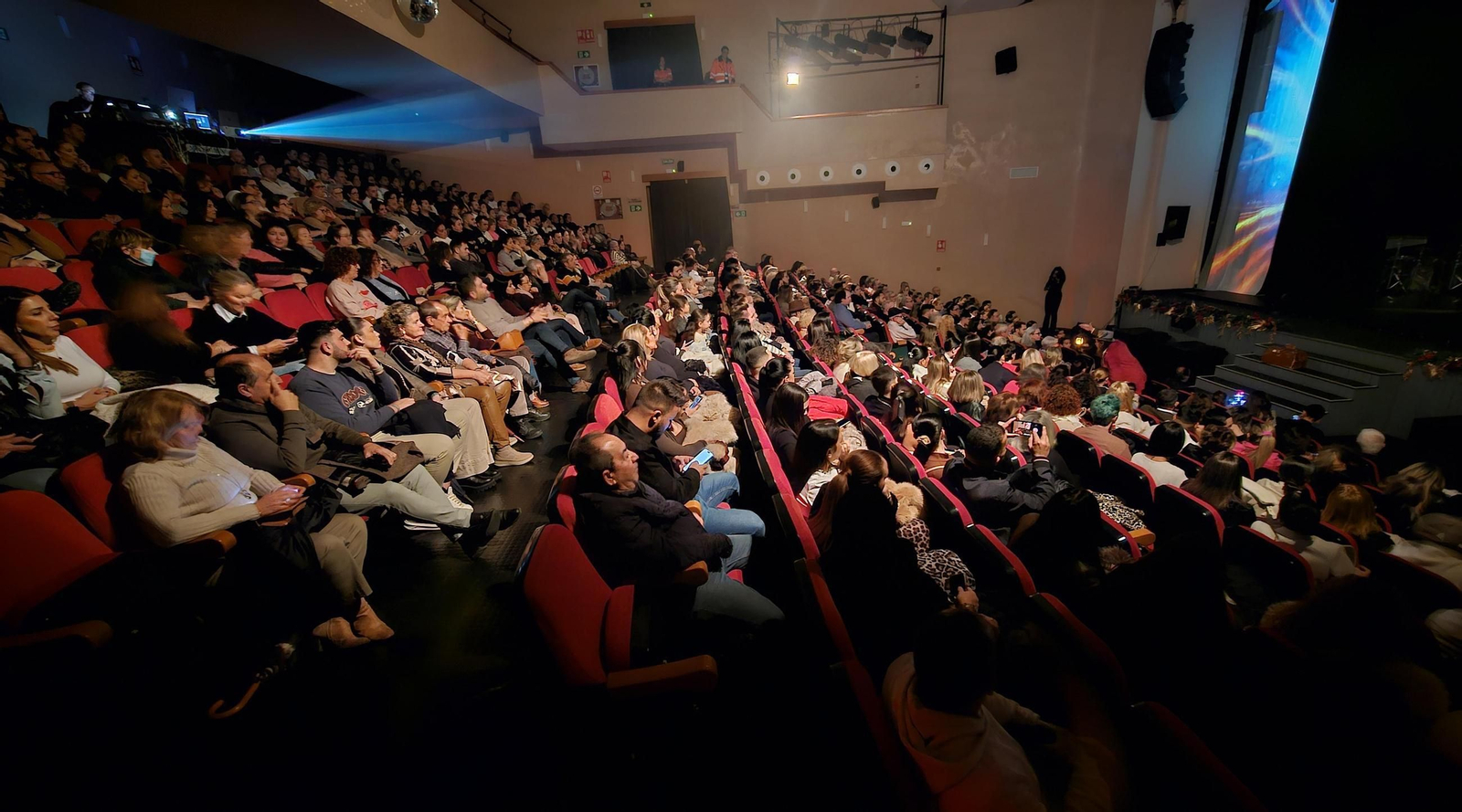Fotos de la Navidad flamenca en San Roque con el espectáculo "Farrucos y Fernández"