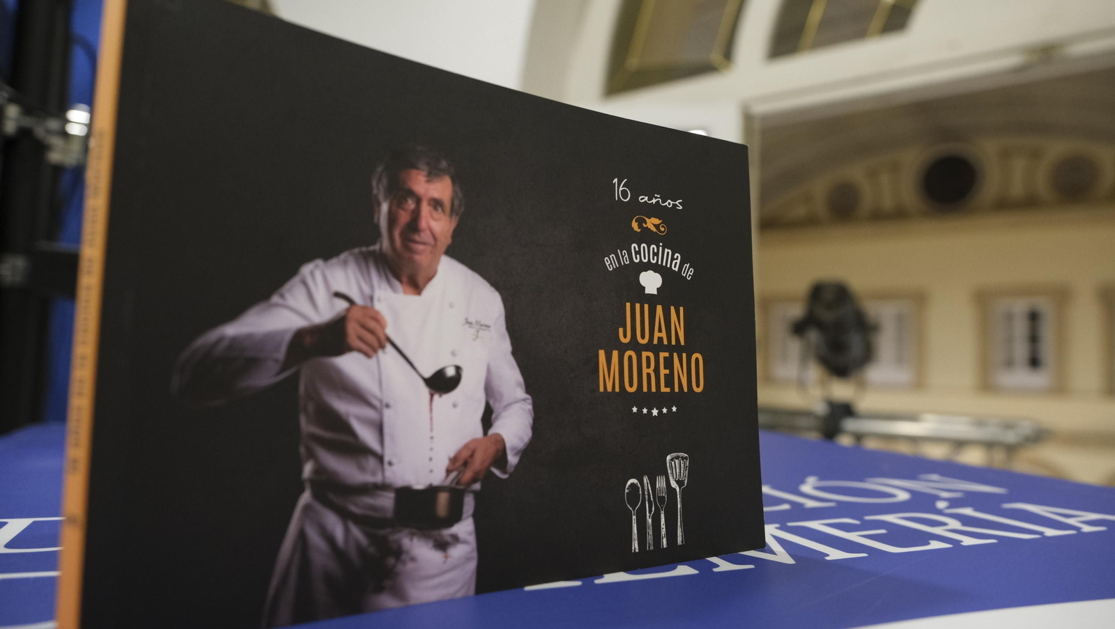 Imágenes de la presentación del libro del cocinero Juan Moreno, en la Diputación de Almería