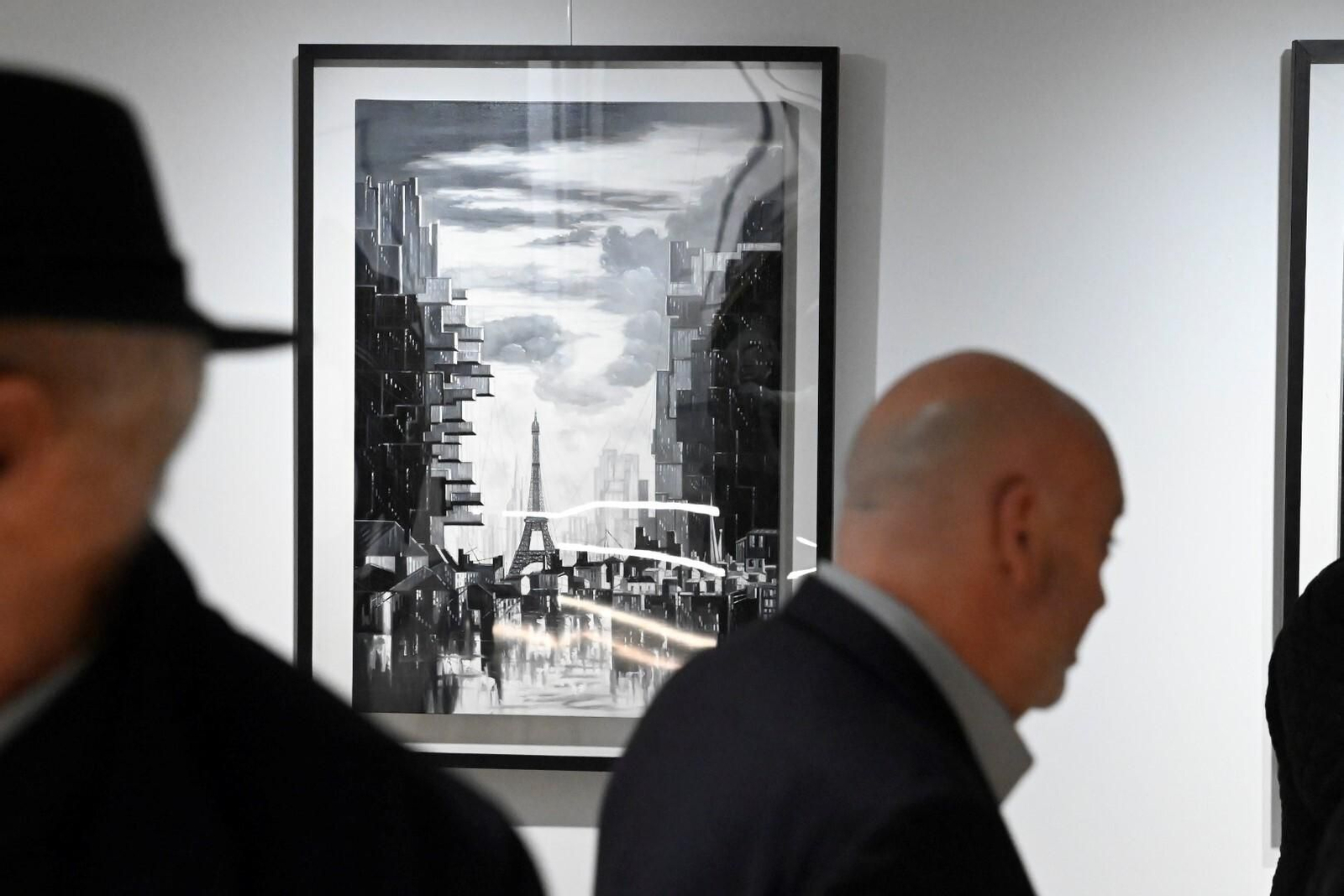 La exposición por los 40 años de trayectoria de José Domínguez en Cajasur, en imágenes